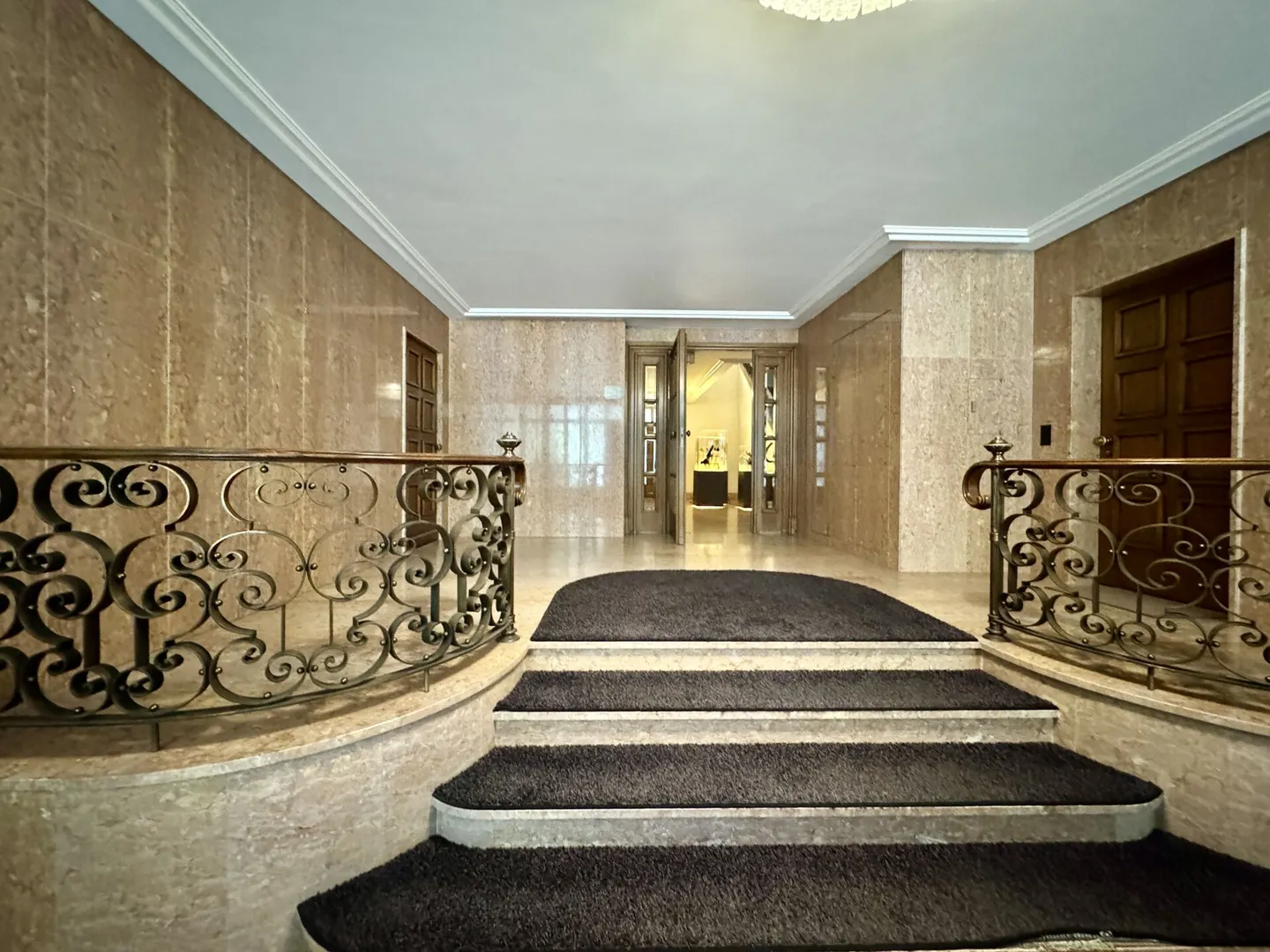 Furnished Commercial Property - All-inclusive Rent including Utilities & Cleaning - Photo 1 of 7