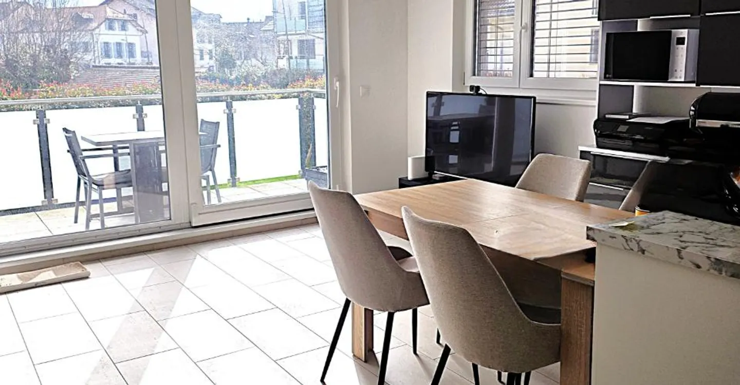 Modern Apartment with Mountain View - Photo 2 of 6