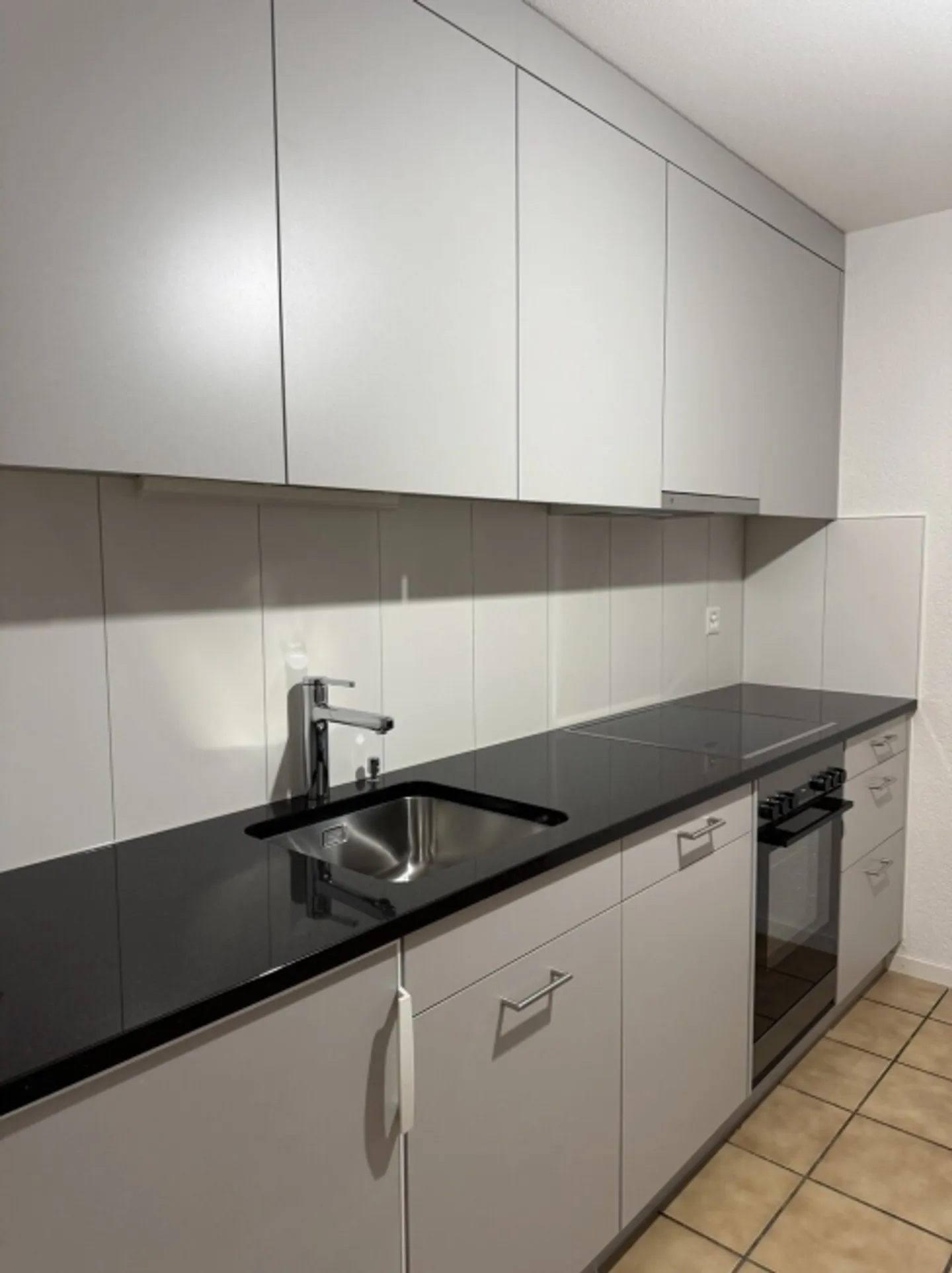 Charming Studio Apartment for Rent - Photo 4 of 7