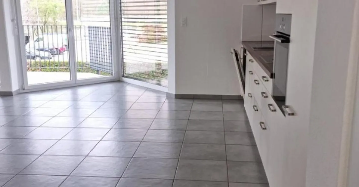 Spacious 4.5 Room Apartment - Photo 2 of 13