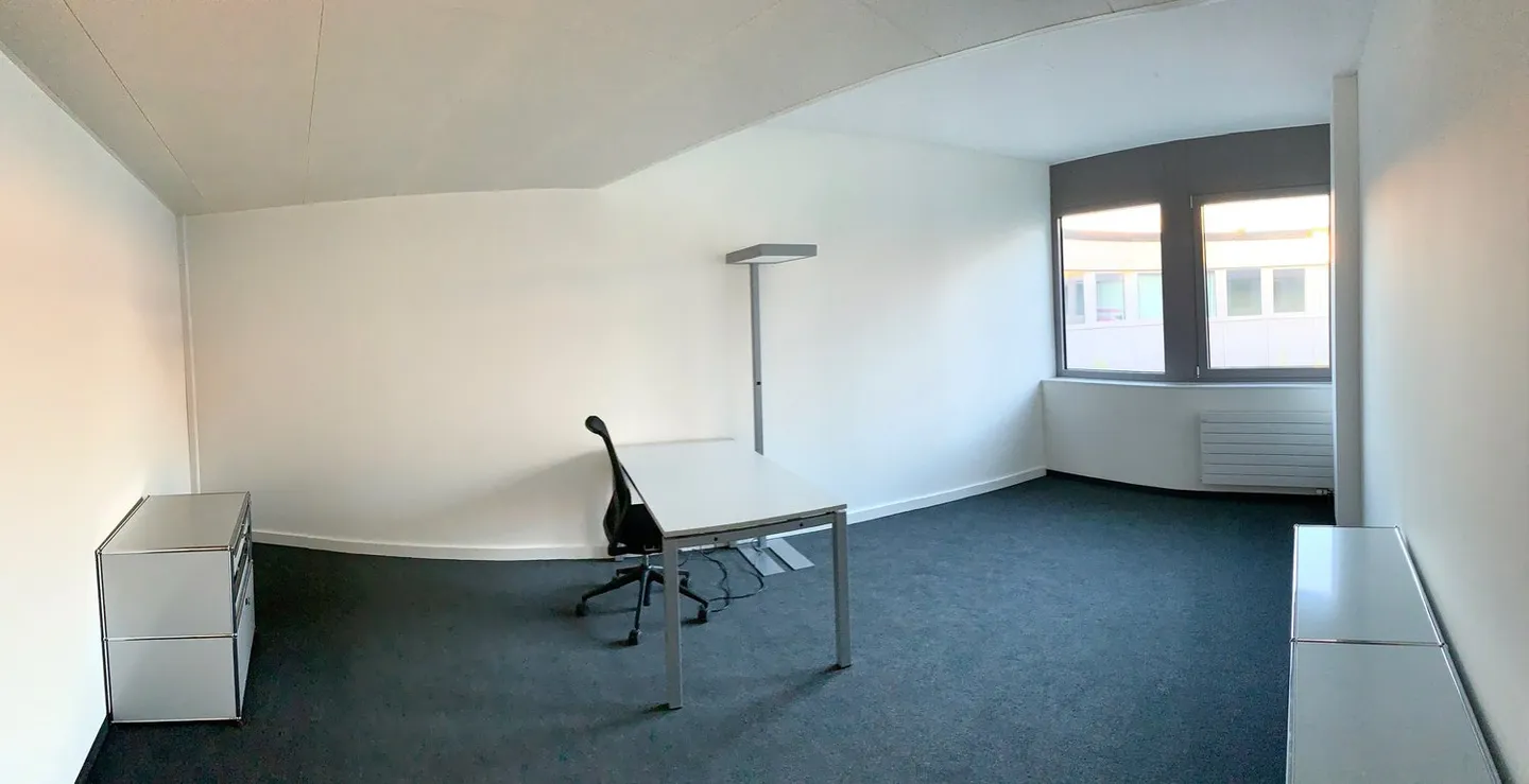 Bureau moderne à louer (y compris nettoyage, électricité et charges) - Photo 1 sur 5