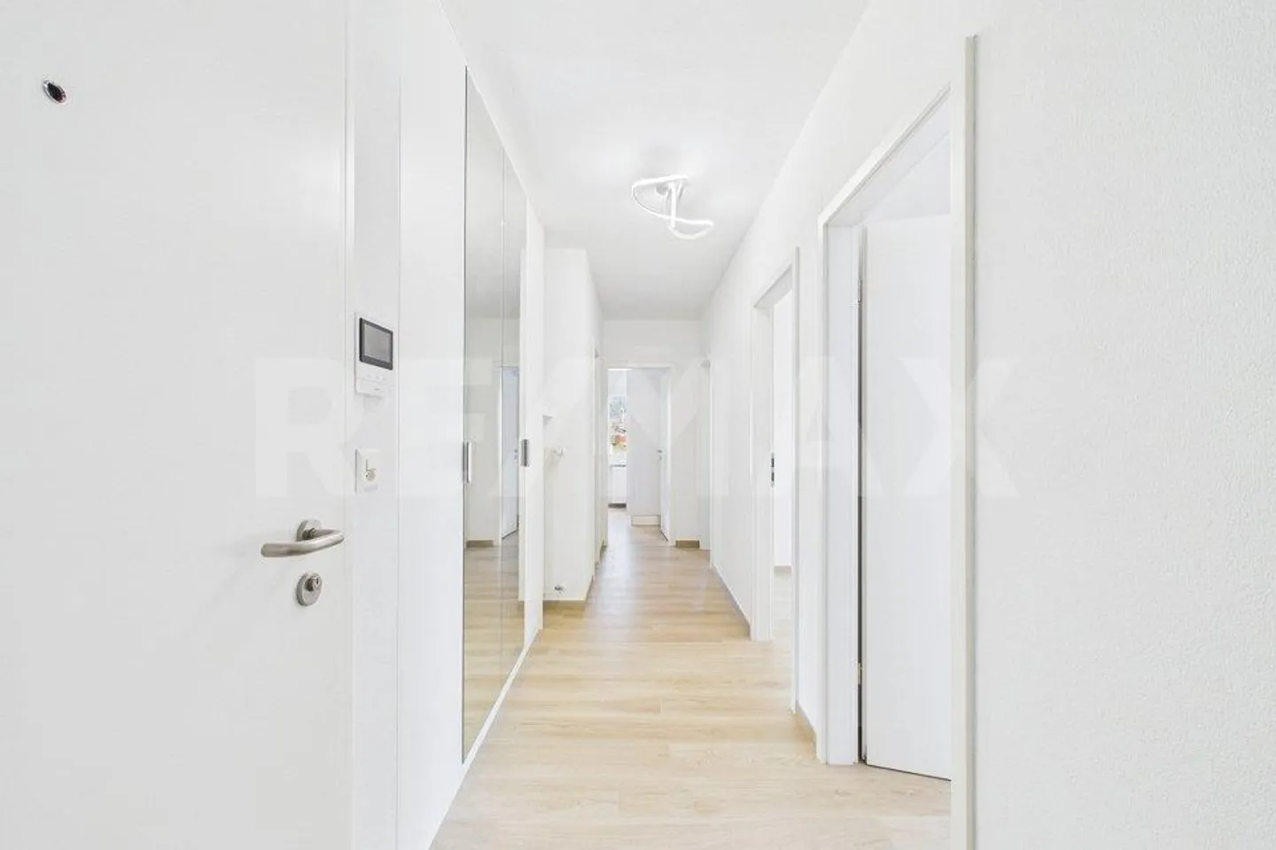 3 ½ Zimmer Wohnung - komplett renoviert - Foto 8 von 13