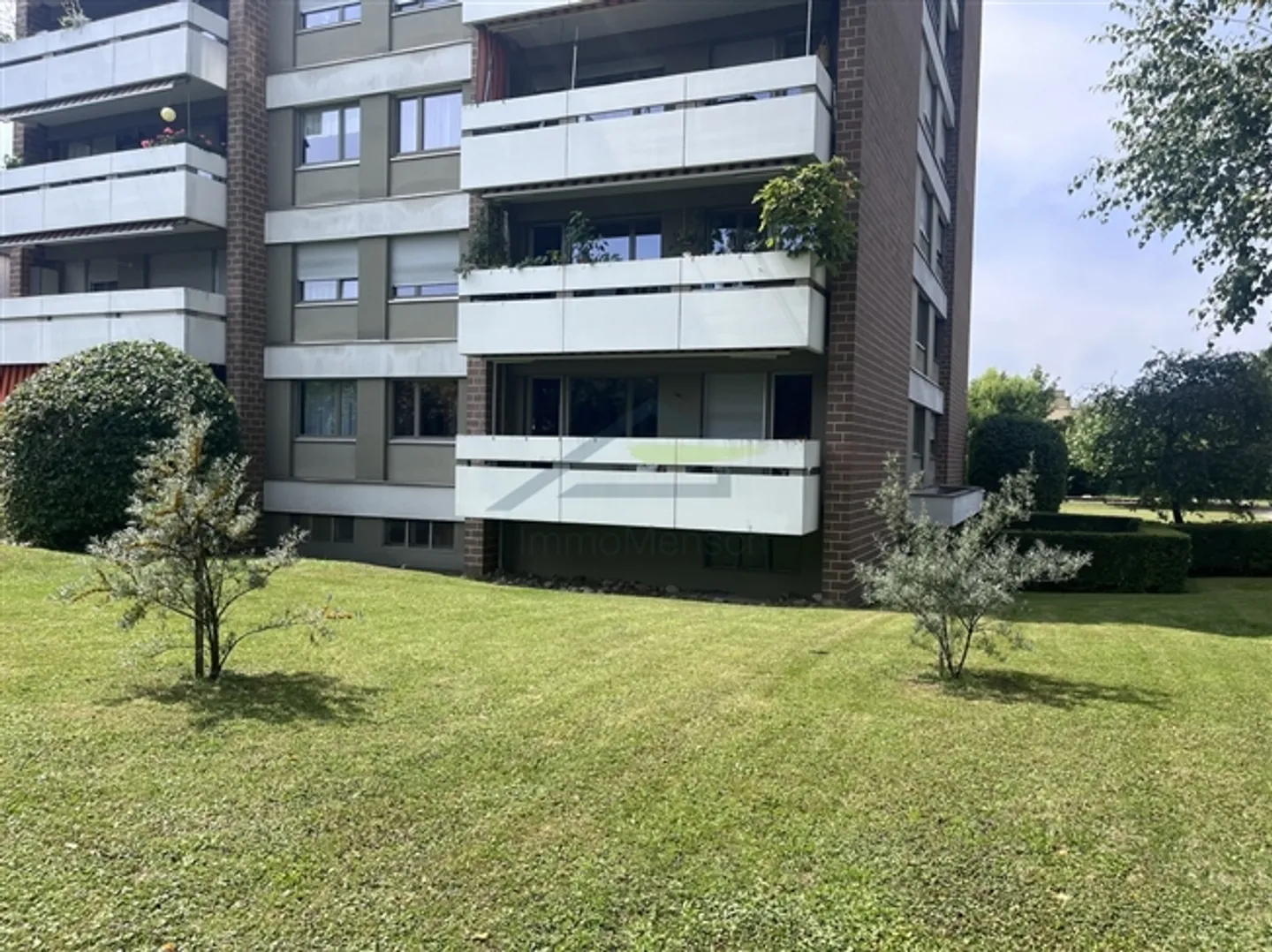 «grosse 3.5-Zimmer-Wohnung (ehem. 4.5-Zi) im beliebten Therwil» - Foto 3 von 7