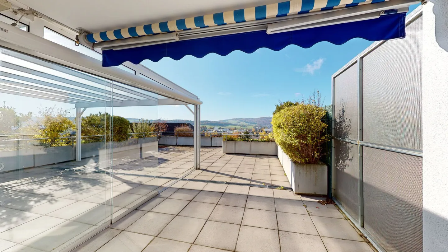 Living in a prestigious location, with a wide view and large terrace - Photo 3 of 18