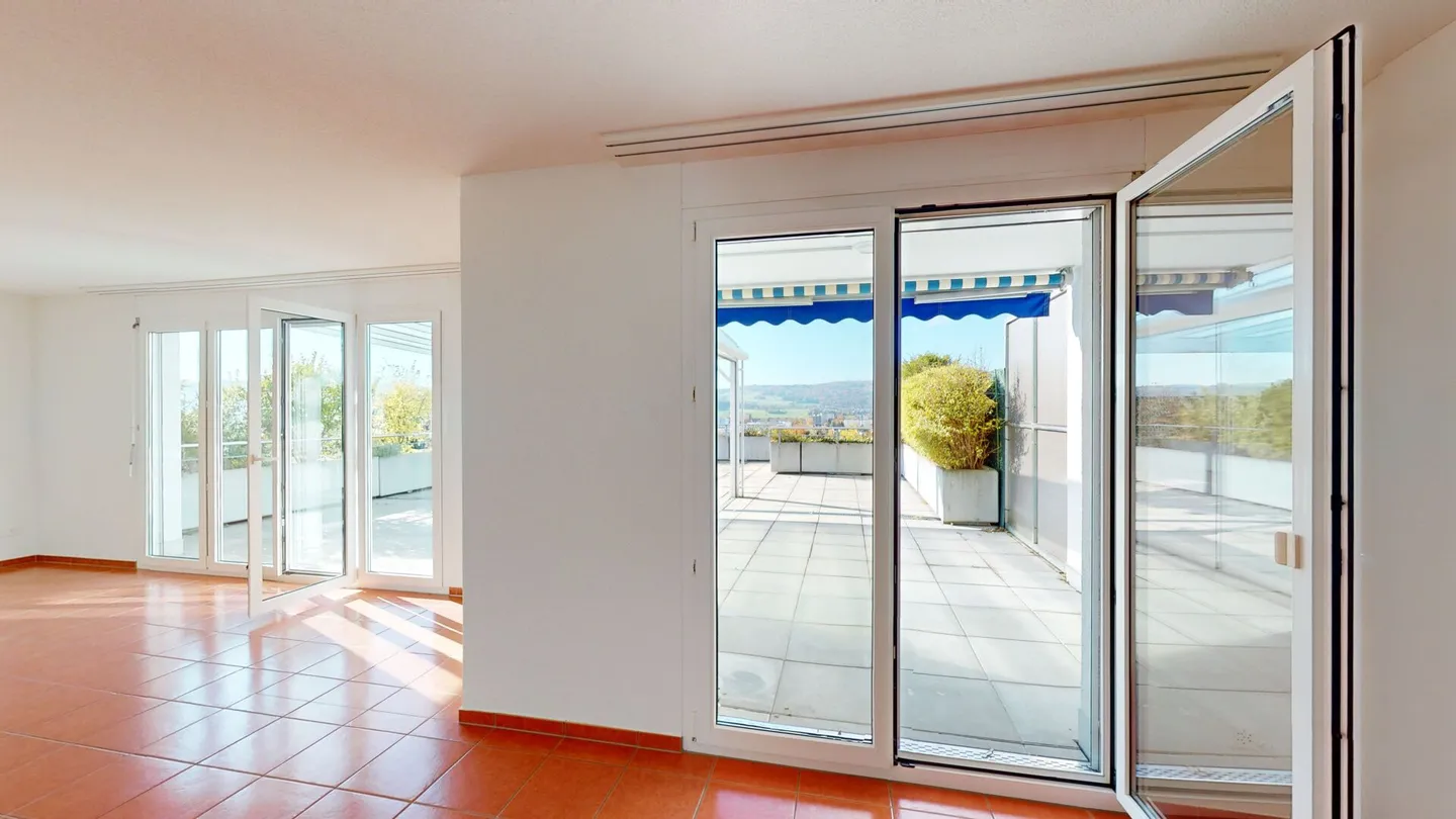 Living in a prestigious location, with a wide view and large terrace - Photo 5 of 18