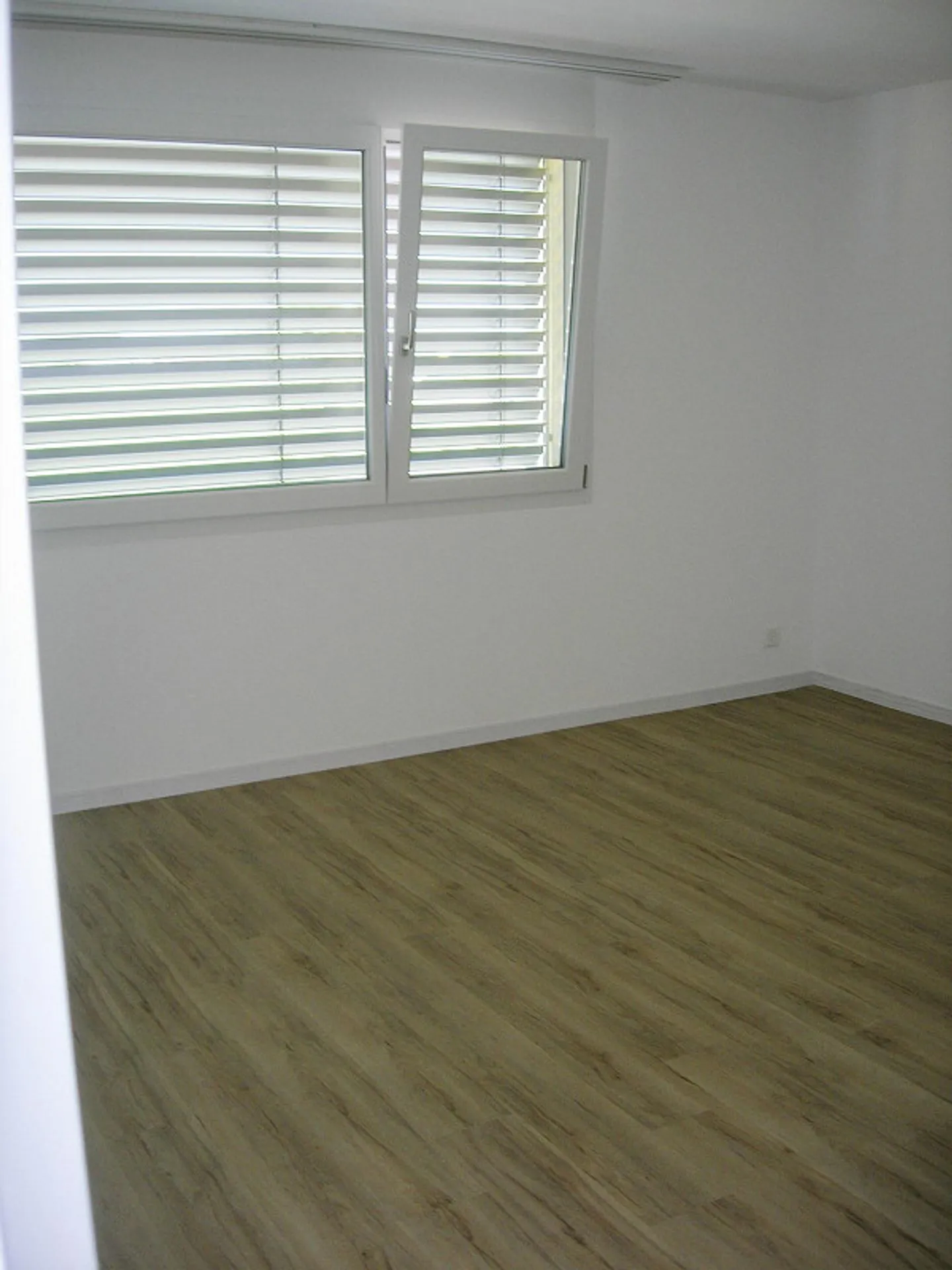 Appartamento 2.5 stanze come nuovo in un contesto rurale - Foto 3 di 6