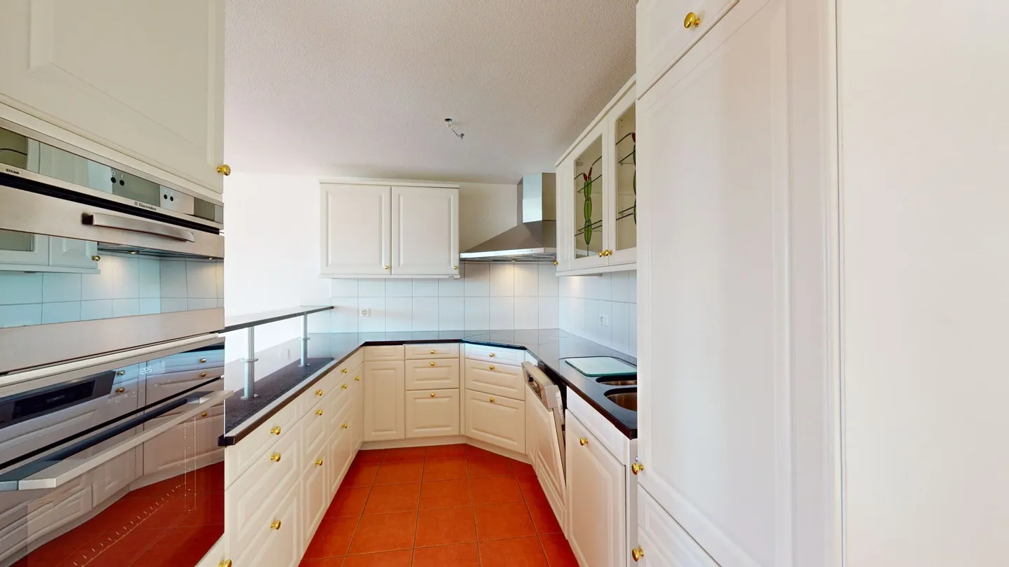 Living in a prestigious location, with a wide view and large terrace - Photo 8 of 18