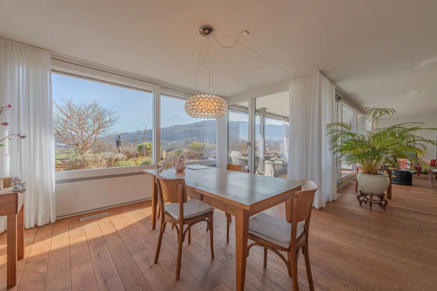 LARGE REAL ESTATE - Exclusive 5.5-room terrace house with a panorama of the Aare Valley and the Bernese Alps - Photo 6 of 13