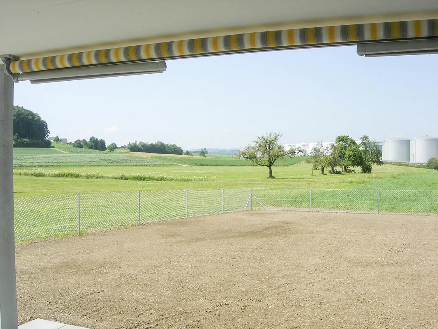 Appartamento 2.5 stanze come nuovo in un contesto rurale - Foto 2 di 6