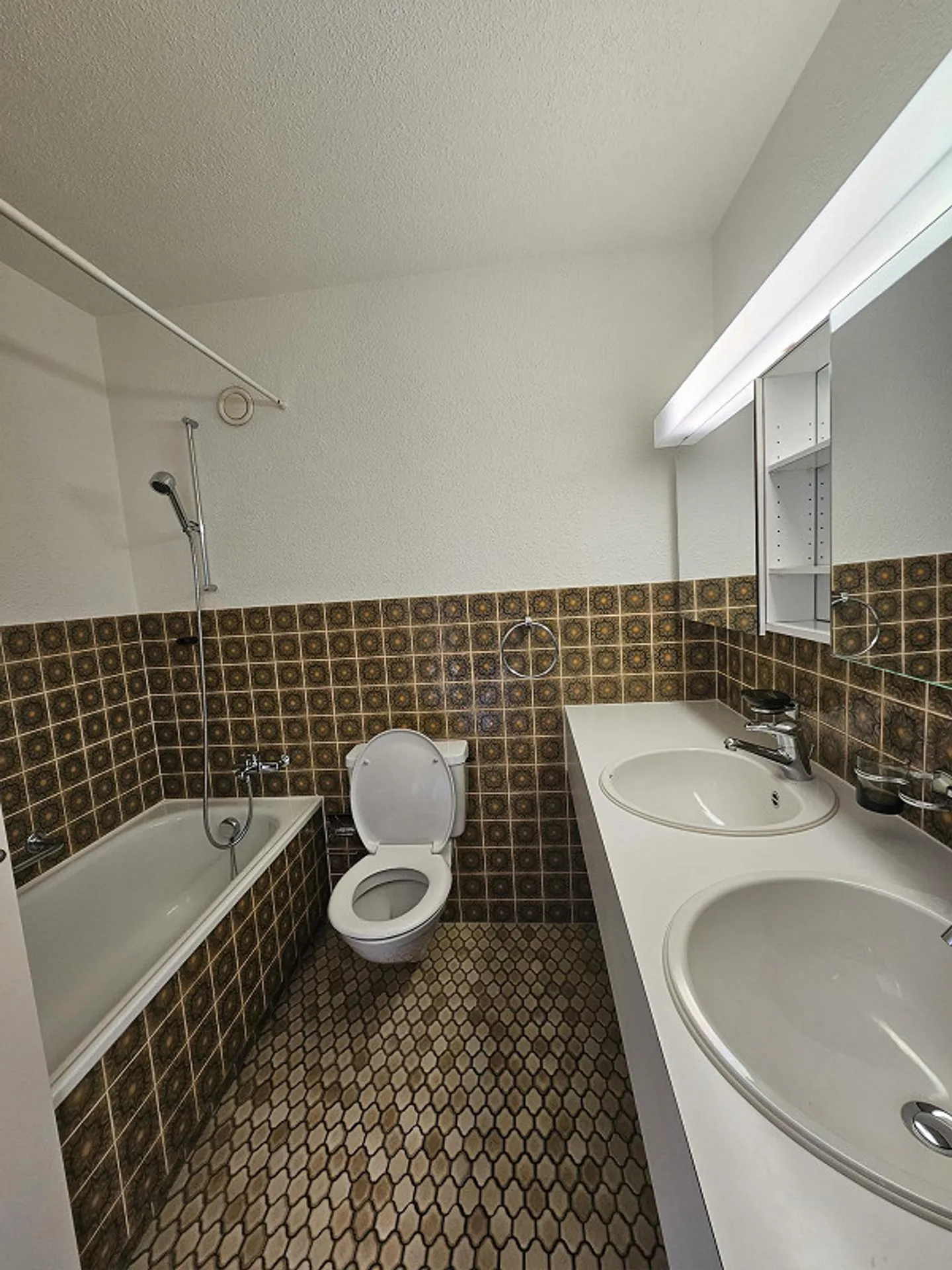 Appartement lumineux de 3,5 pièces au centre - Photo 2 sur 8