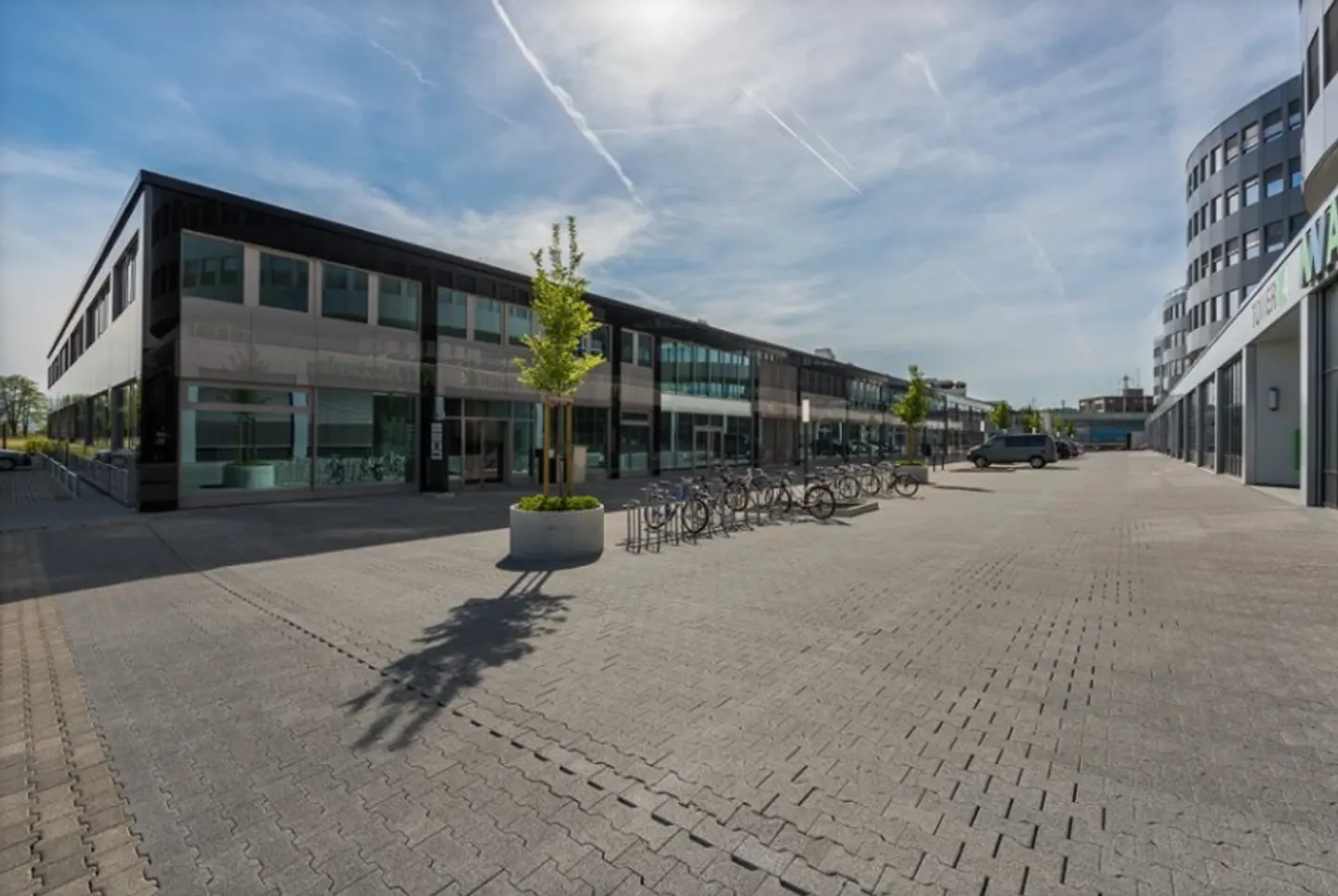 Bureau moderne à louer (y compris nettoyage, électricité et charges) - Photo 3 sur 5