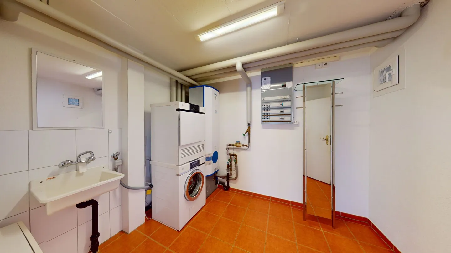 Living in a prestigious location, with a wide view and large terrace - Photo 16 of 18