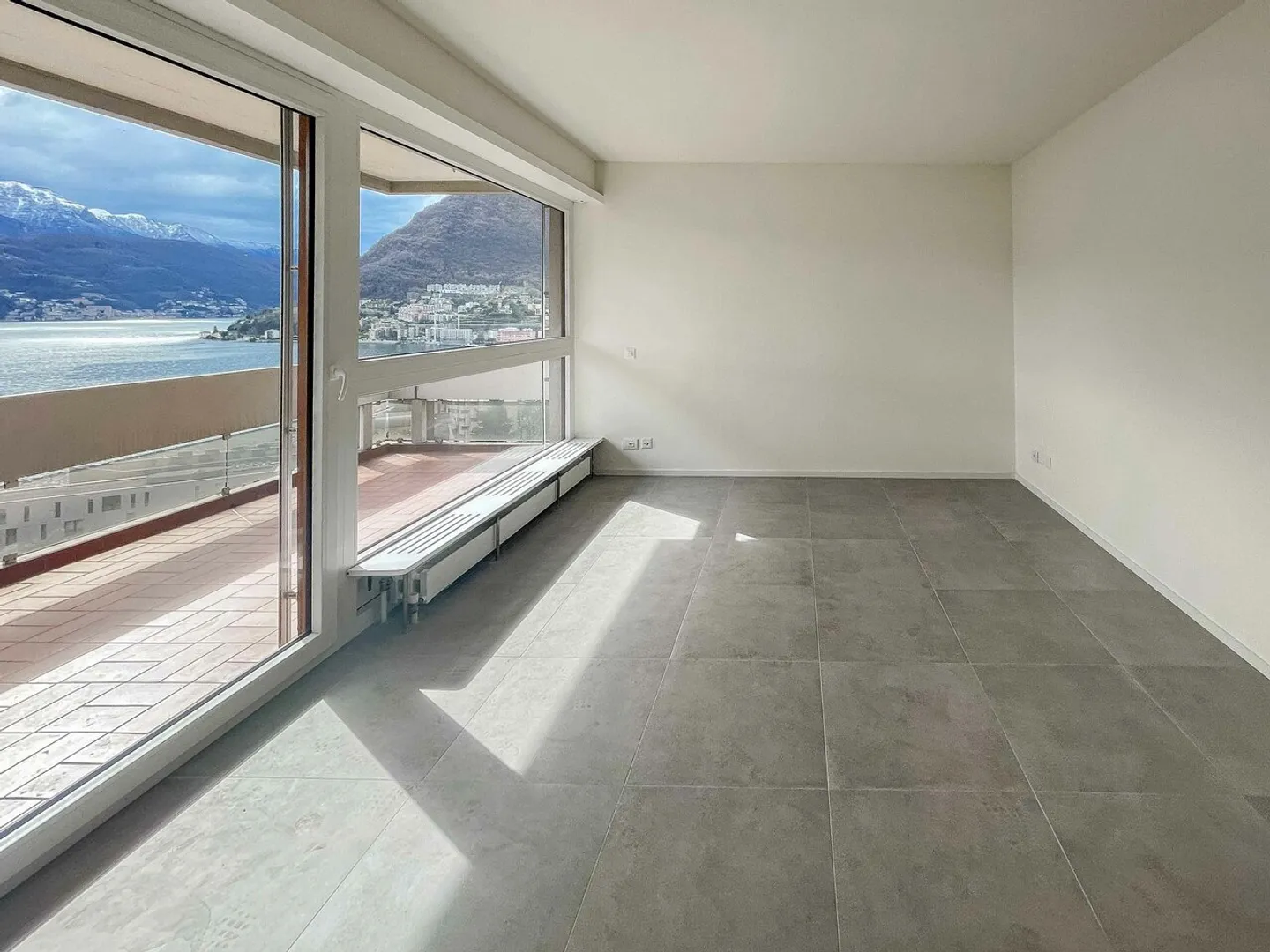 3,5 locali con vista lago mozzafiato a Lugano - Foto 2 di 9