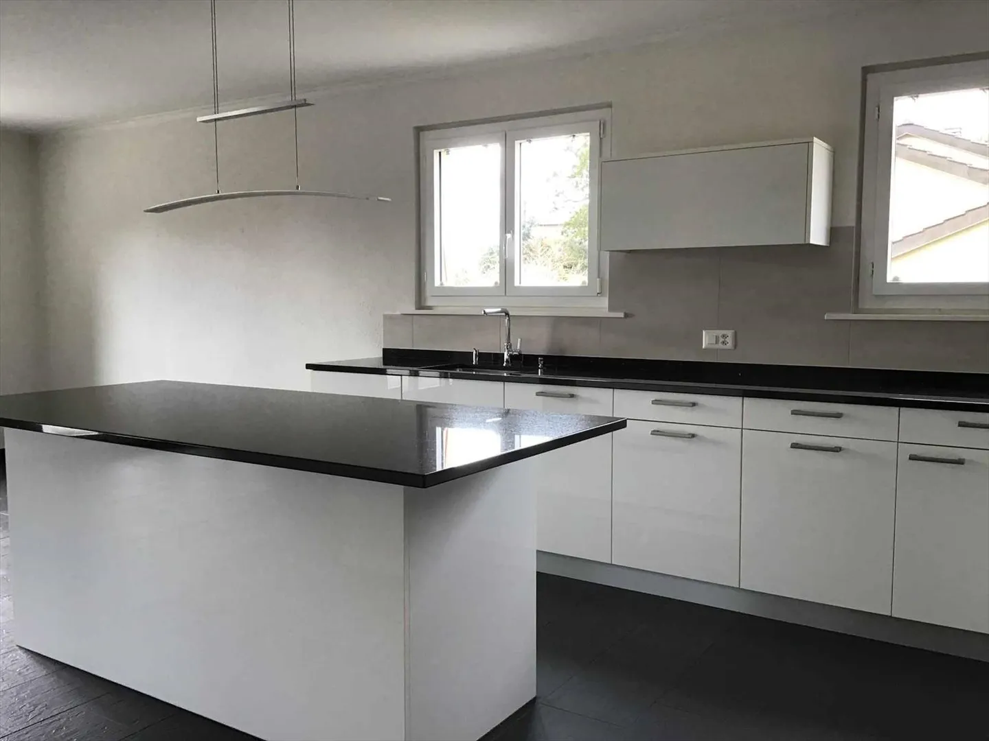 3.5 Room Apartment - Photo 2 of 8