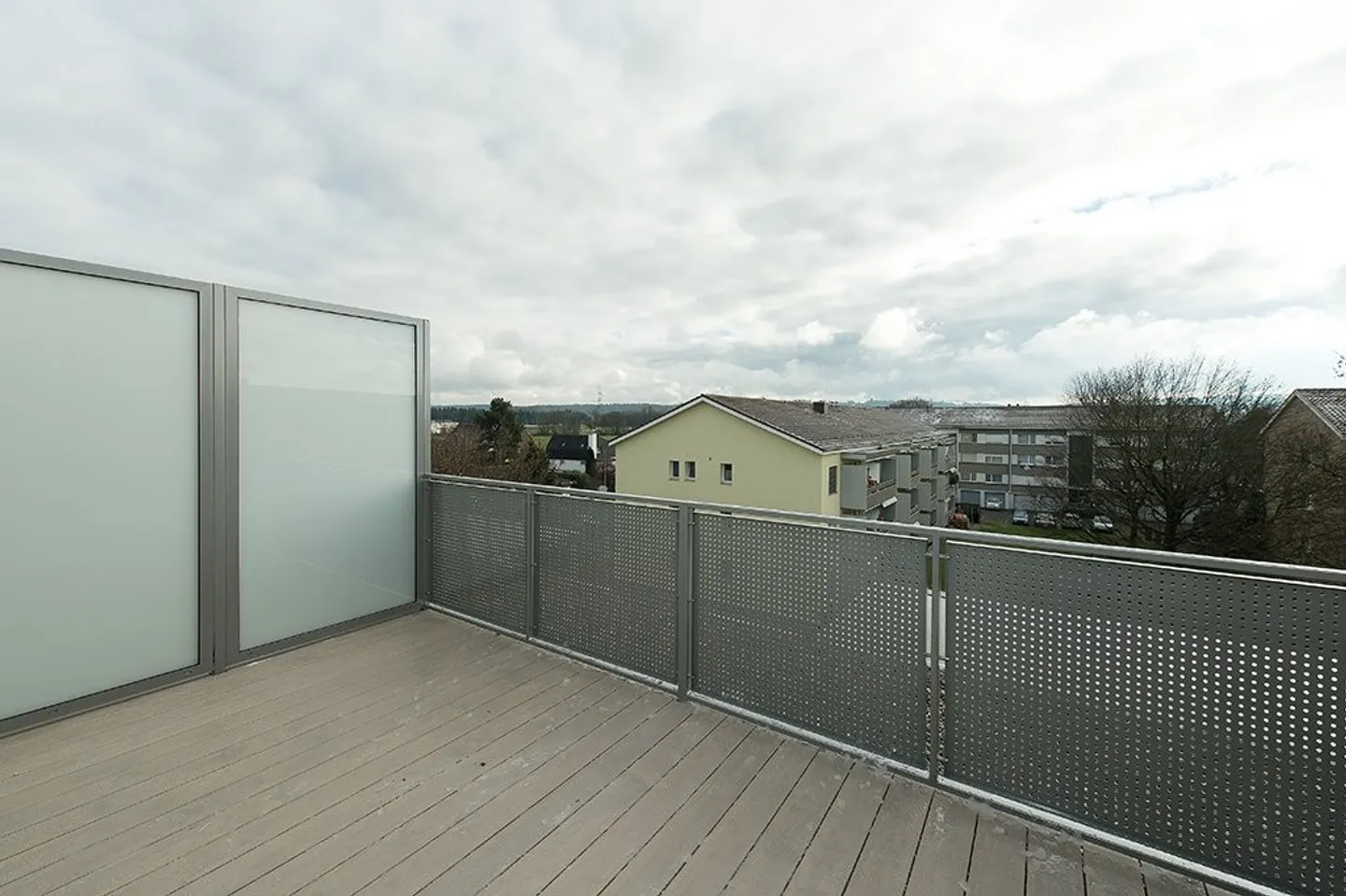 Living with evening sun and beautiful views - Photo 6 of 6