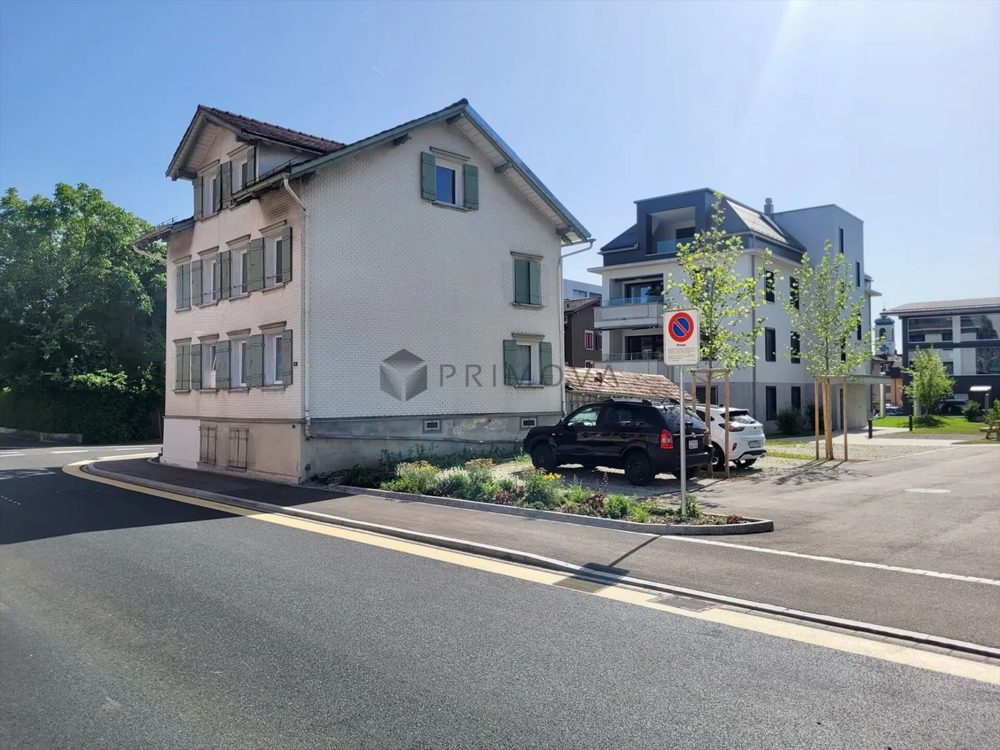 Maison multifamiliale avec deux unités résidentielles et potentiel de développement au centre - Photo 9 sur 9