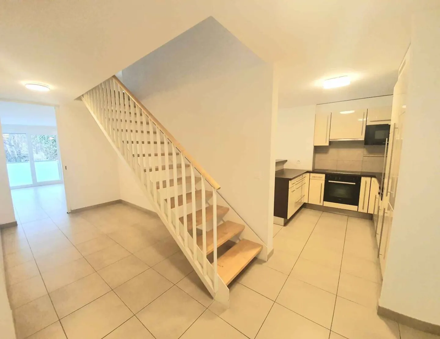 Charming Duplex Apartment - Photo 4 of 11