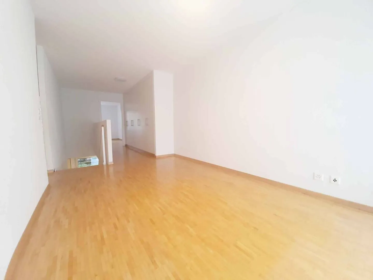Charming Duplex Apartment - Photo 6 of 11