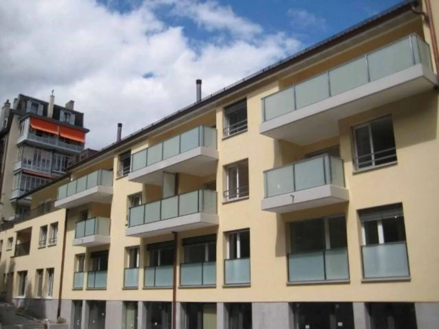Charming Duplex Apartment - Photo 10 of 11