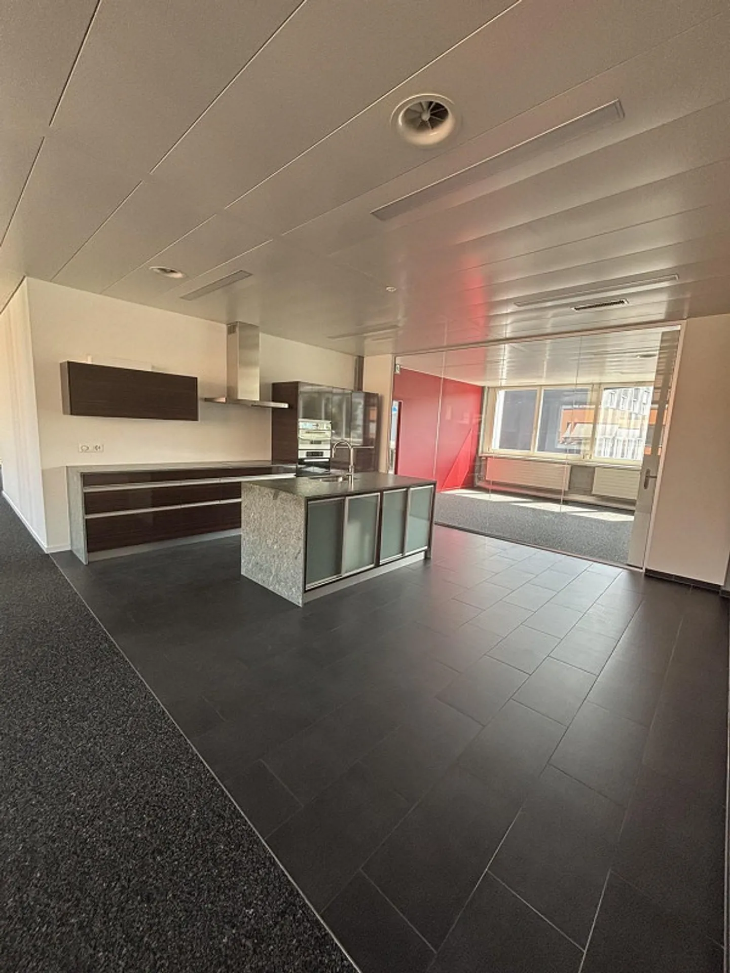 Espace de bureau moderne avec un excellent accès 384,2 m² au standard Minergie® - Photo 6 sur 13