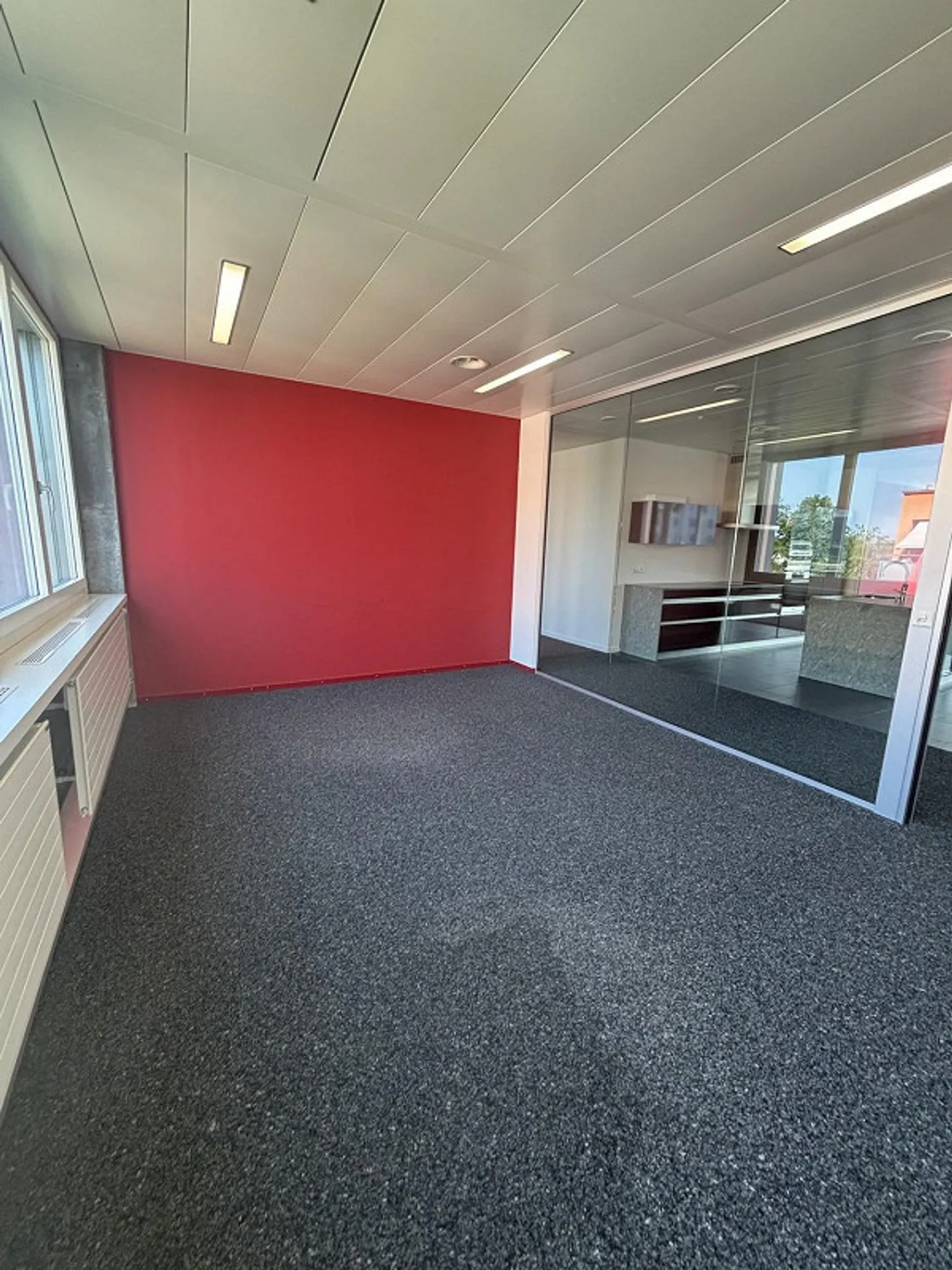 Espace de bureau moderne avec un excellent accès 384,2 m² au standard Minergie® - Photo 12 sur 13