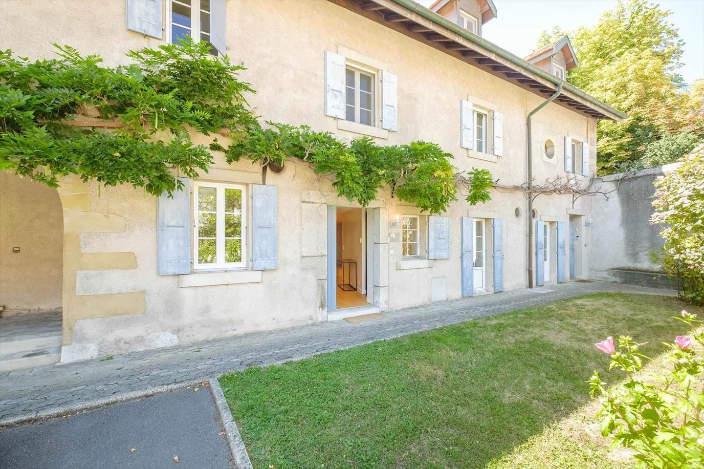 Schönes Dorfhaus mit Garten in PPE - Foto 1 di 13