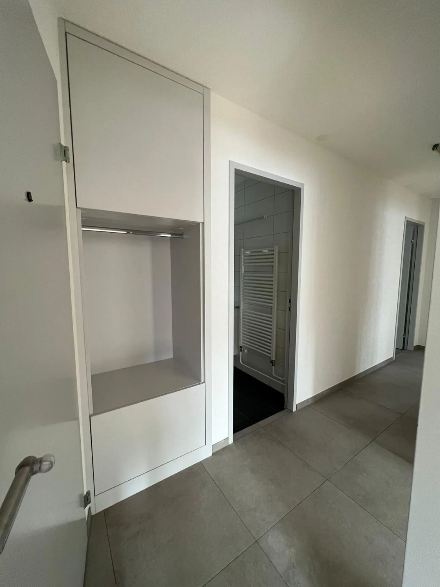 Appartamento completamente ristrutturato di 3,5 locali con balcone al 2° piano - Foto 2 di 6