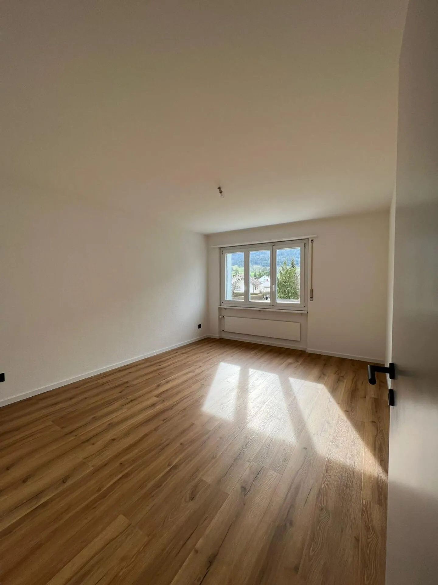 Appartamento completamente ristrutturato di 3,5 locali con balcone al 2° piano - Foto 4 di 6