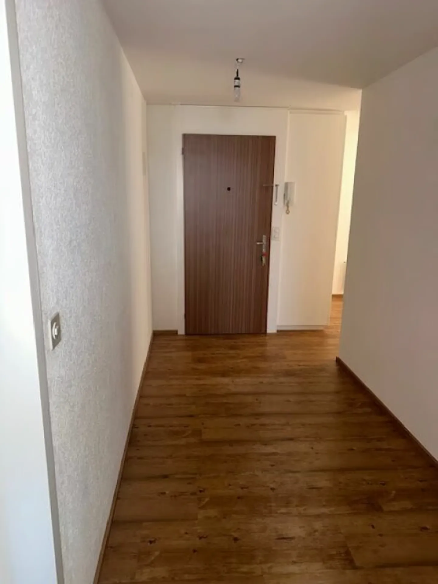 Helle 3-Zimmer-Wohnung mit Balkon - Foto 3 von 14