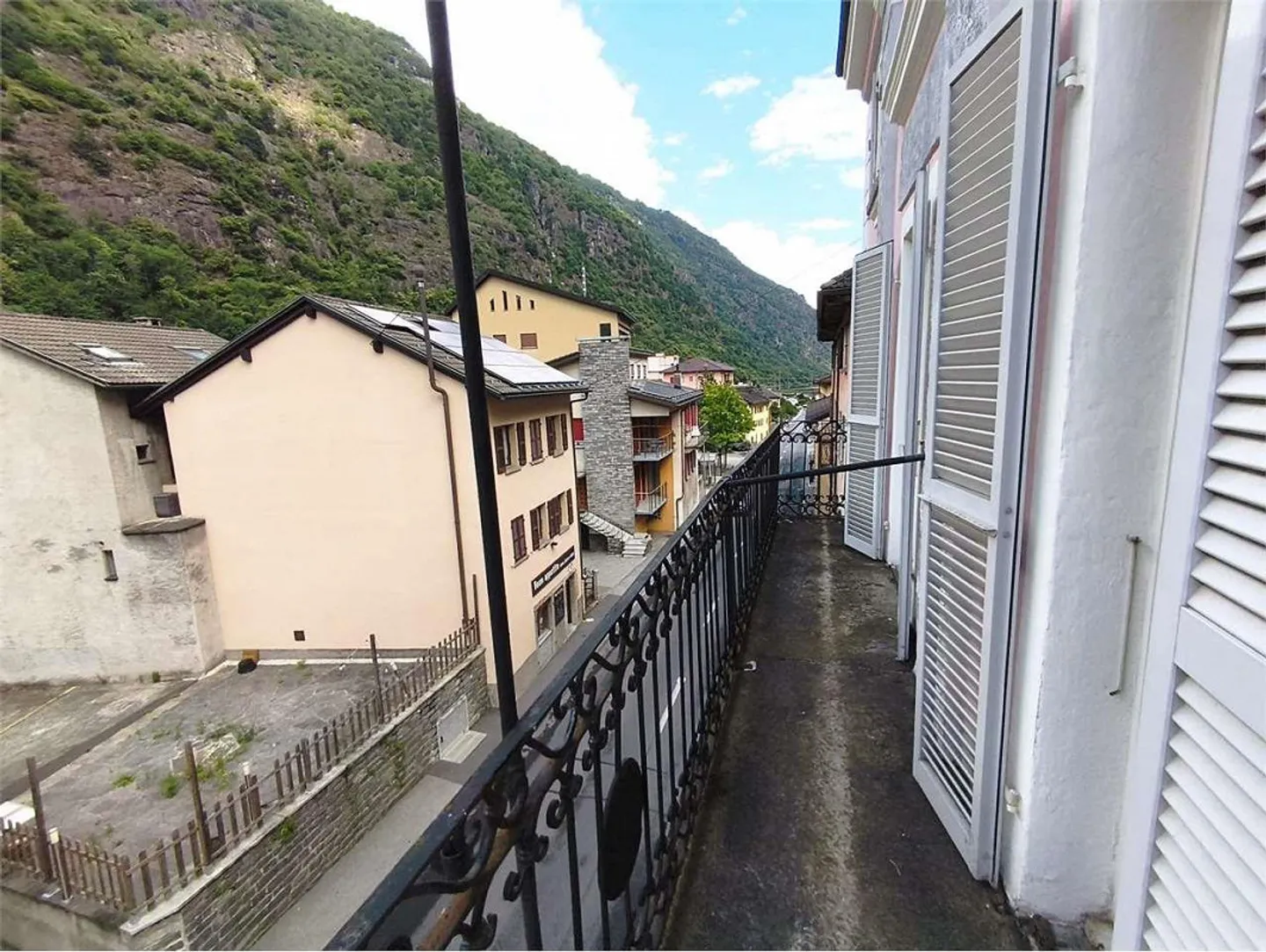 Énorme studio à seulement vingt minutes de Bellinzona avec un long balcon - Photo 6 sur 6