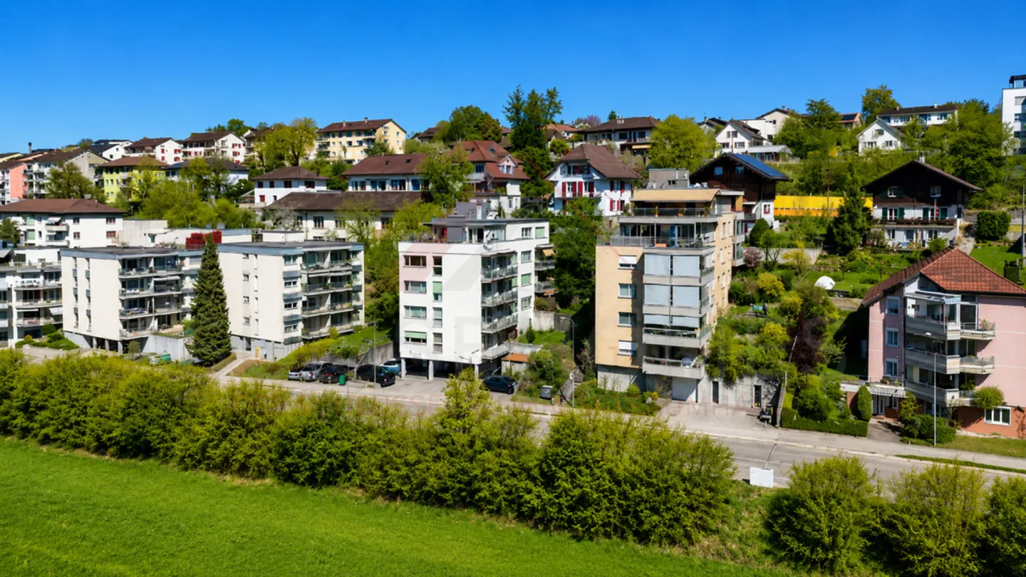 5.5 Rooms for CHF 830,000.- | Modernized, Elevator & Ready to Move In - Photo 1 of 17