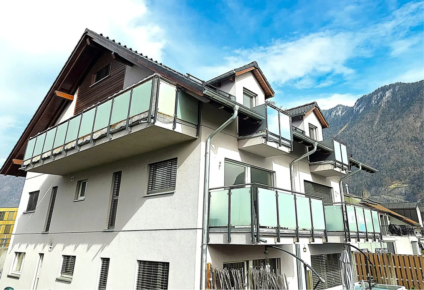 Modernes Attikawohnung mit Bergblick - Foto 1 von 9
