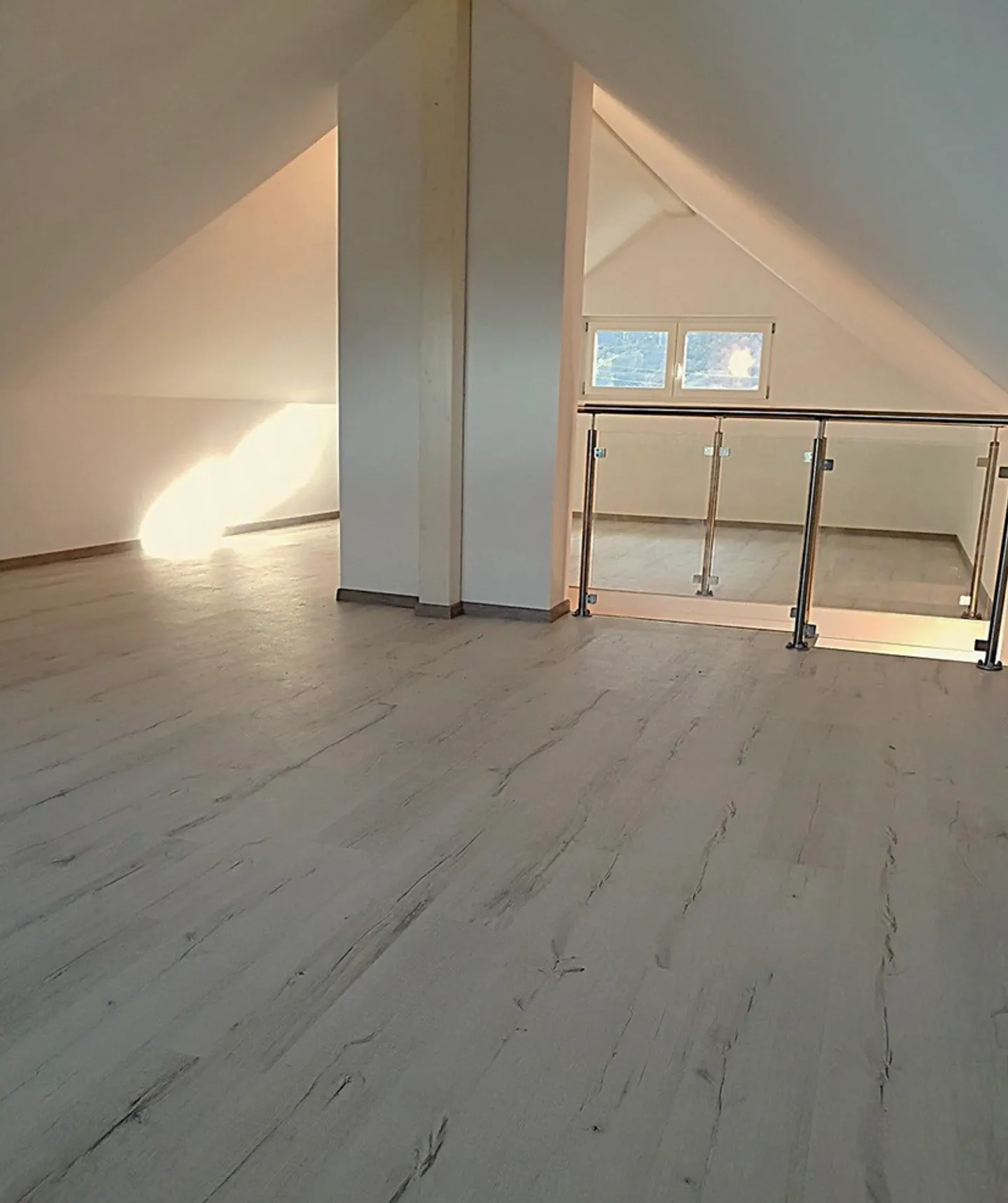 Modernes Attikawohnung mit Bergblick - Foto 7 von 9