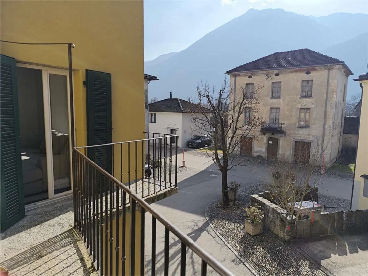 In der Nähe von Bellinzona - Cresciano: Wunderschöne 3.5 Zimmer renoviert - Foto 5 von 9