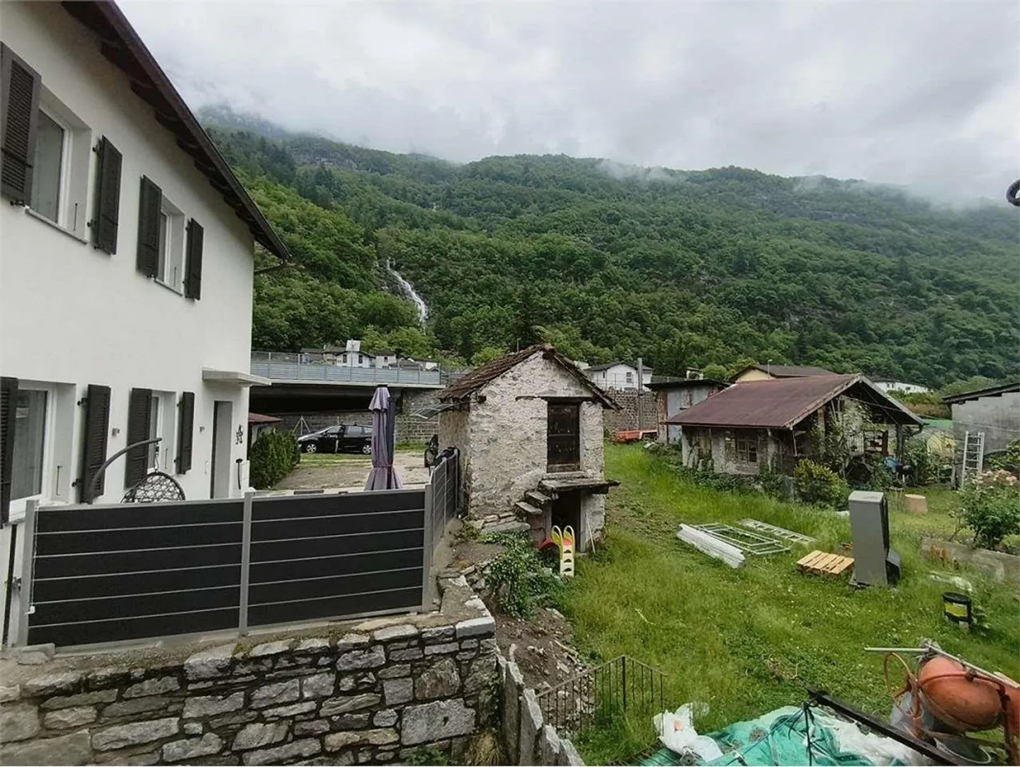 In der Nähe von Bellinzona - Cresciano: Wunderschöne 3.5 Zimmer renoviert - Foto 6 von 9
