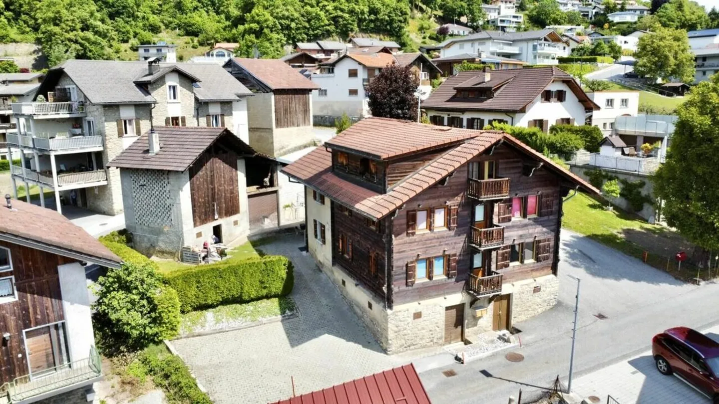 Casa di villaggio con 7 stanze a Savièse - Foto 1 di 26