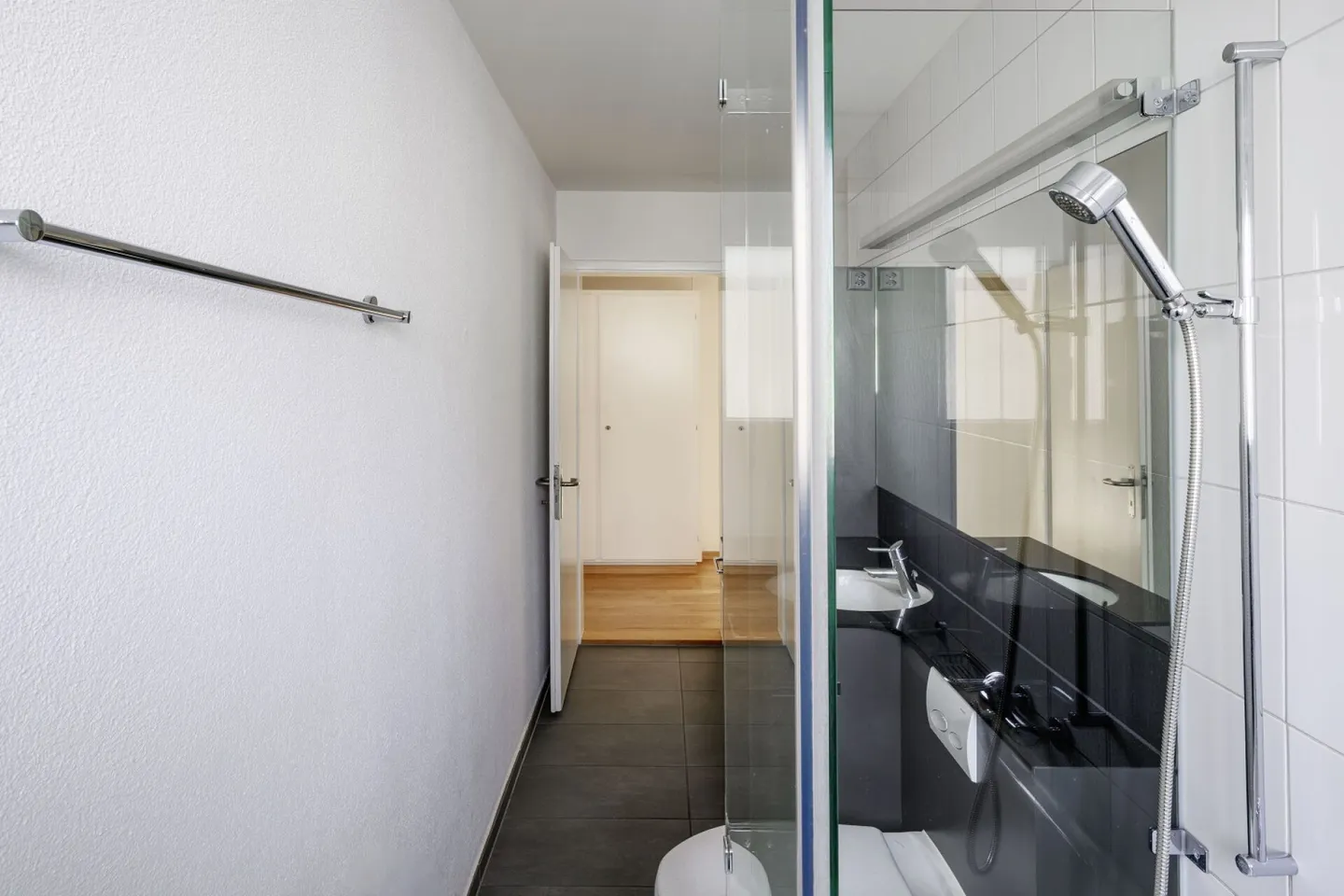 4-room apartment in the center of Neuenhof - Photo 7 of 10