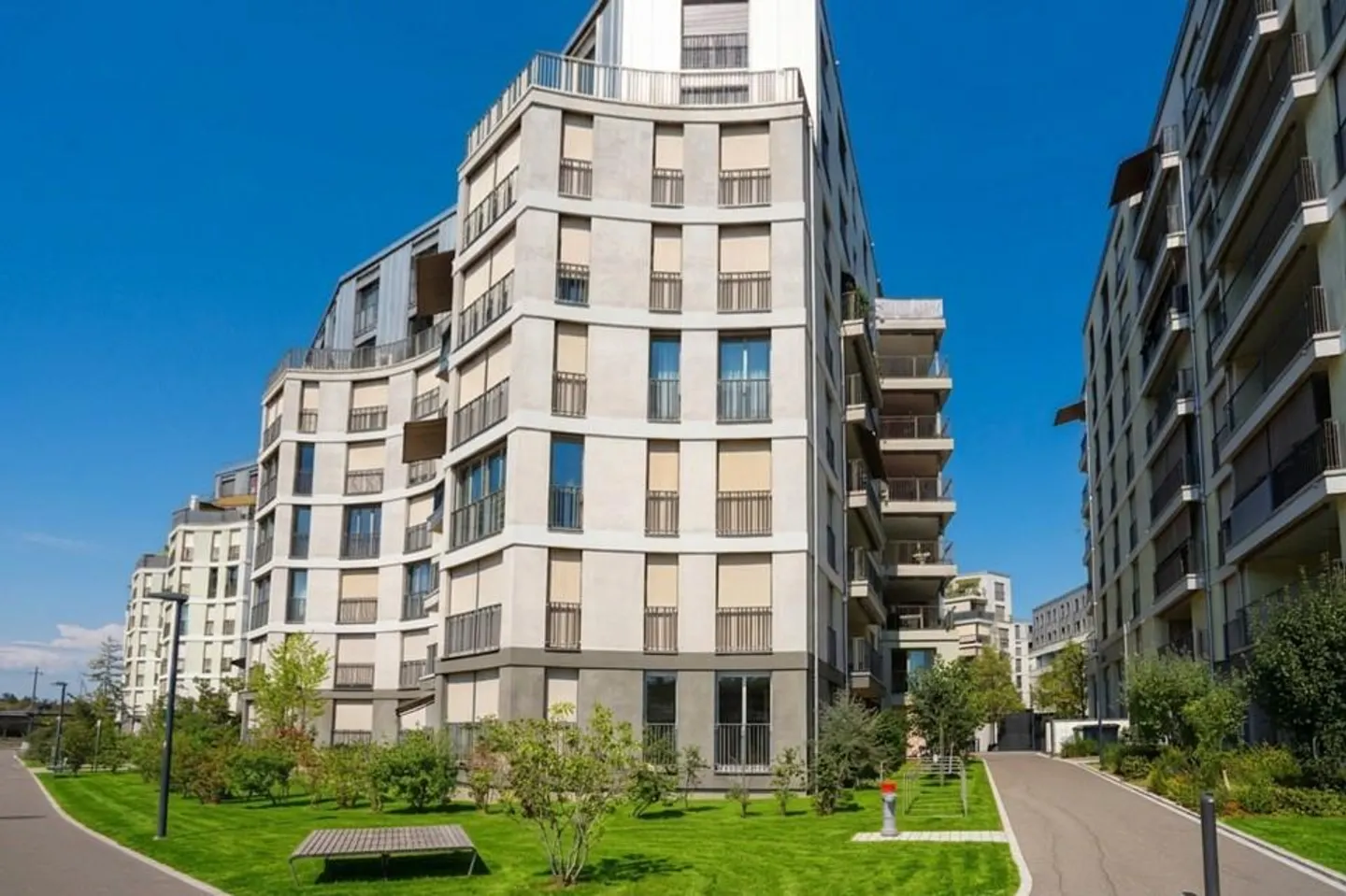 Appartamento di 2½ stanze al piano terra nel popolare 'Glasi-Quartier' a Bülach - Foto 1 di 12