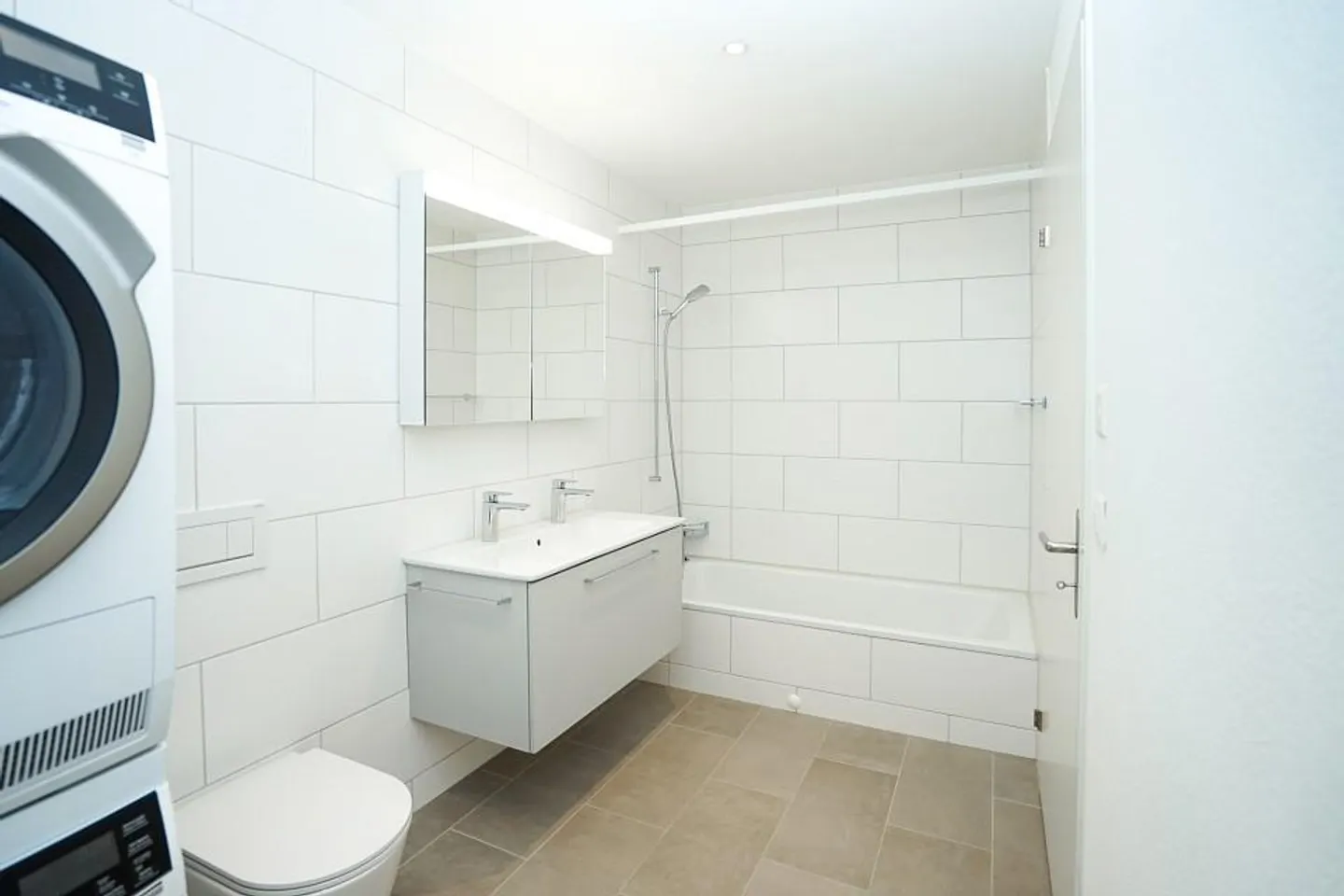 Appartamento di 2½ stanze al piano terra nel popolare 'Glasi-Quartier' a Bülach - Foto 7 di 12