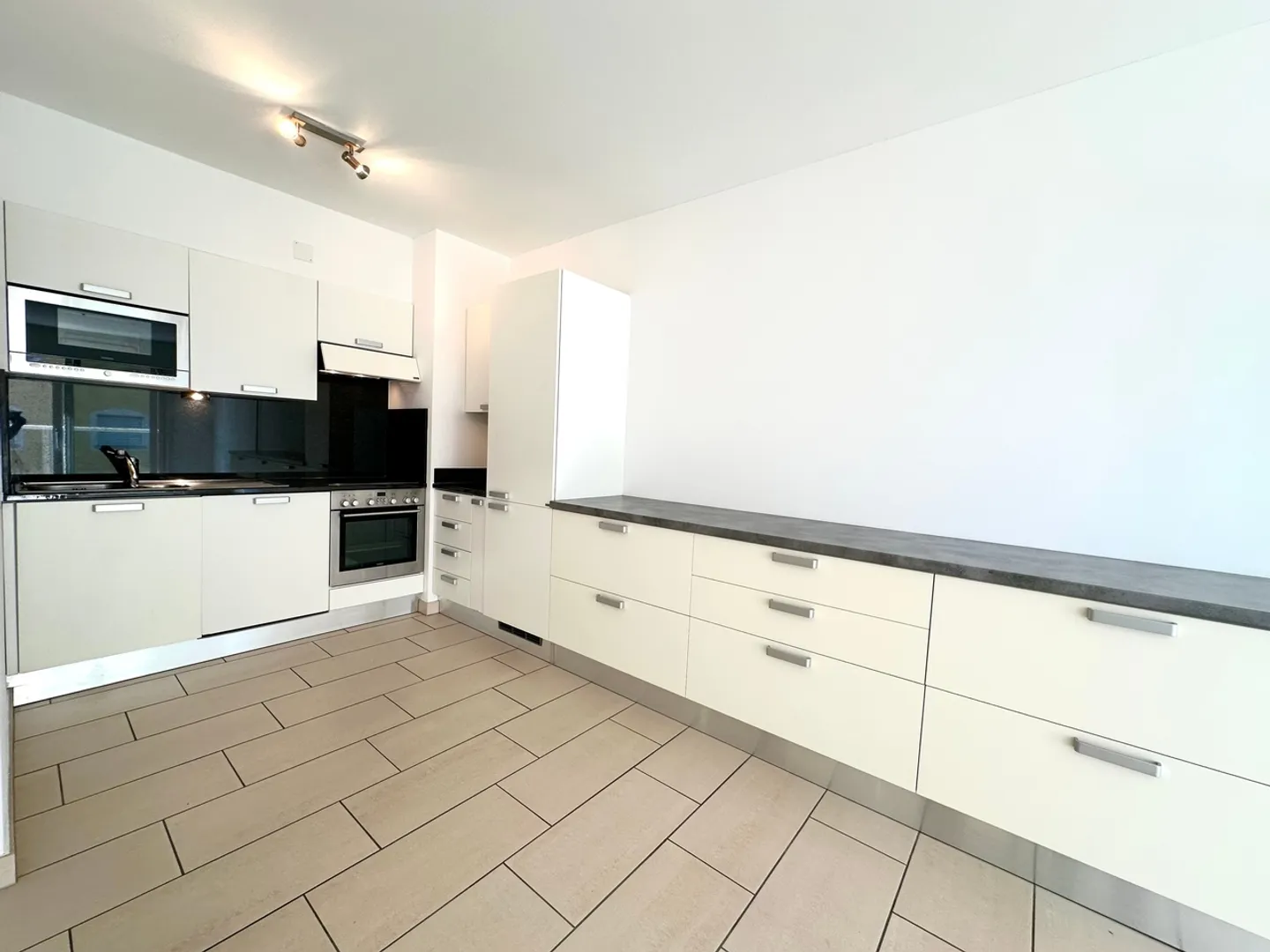 Helles 2,5-Zimmer-Wohnung mit Balkon in zentraler Lage - Foto 5 von 11