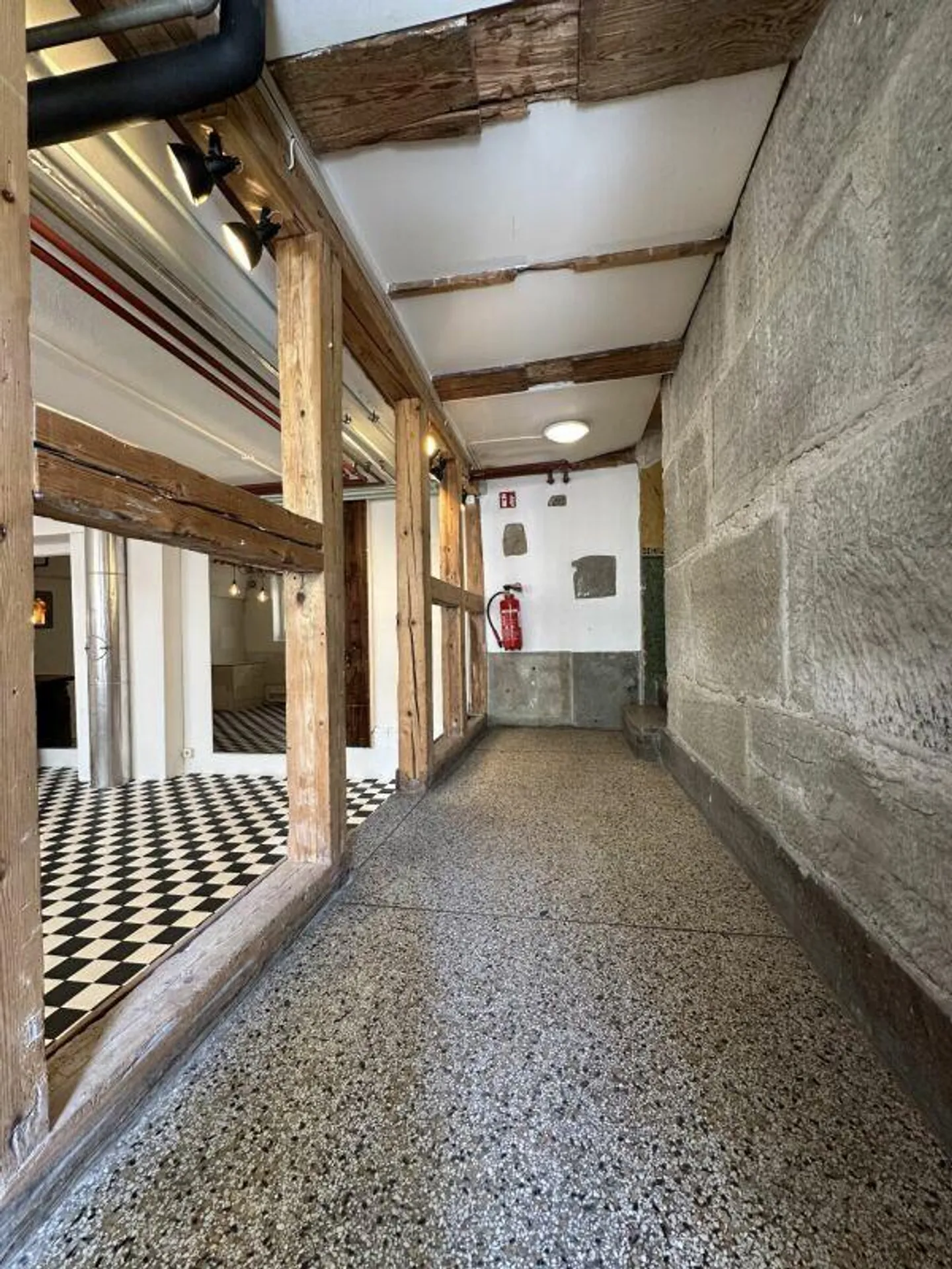 Mitten im Dorfzentrum finden Ihre kreativen Ideen Raum - Foto 3 di 12