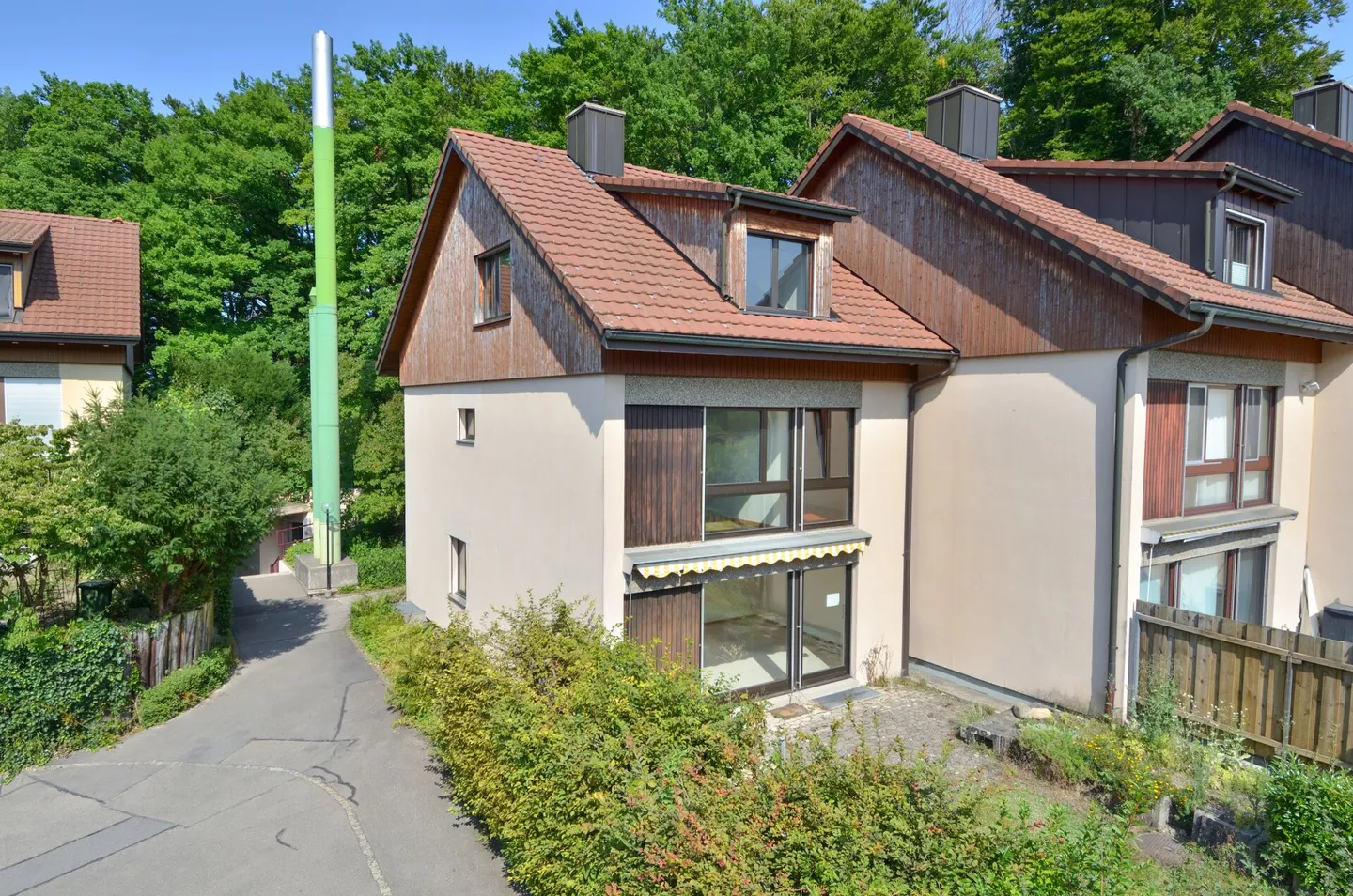 Idylle au bord de la forêt : maison d'angle de 6,5 pièces pour la famille - Prête pour vos propres idées de vie - Photo 1 sur 13