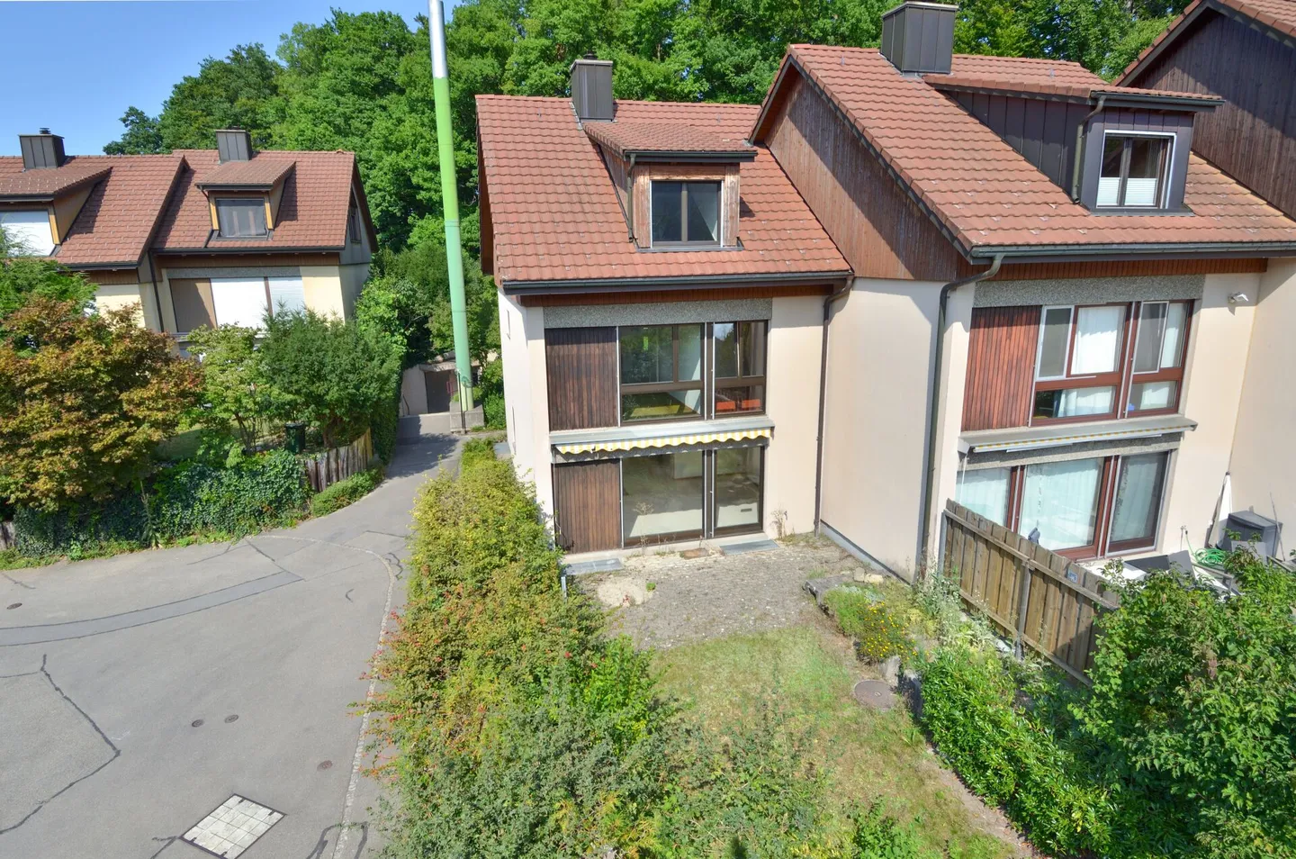 Idylle au bord de la forêt : maison d'angle de 6,5 pièces pour la famille - Prête pour vos propres idées de vie - Photo 2 sur 13