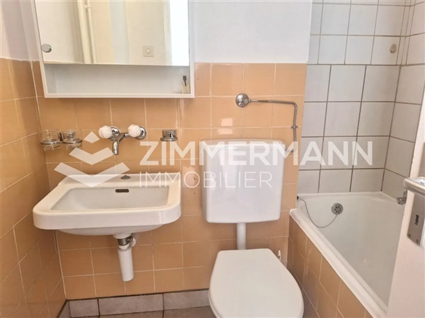 Apartment,2,42 - Photo 3 of 8