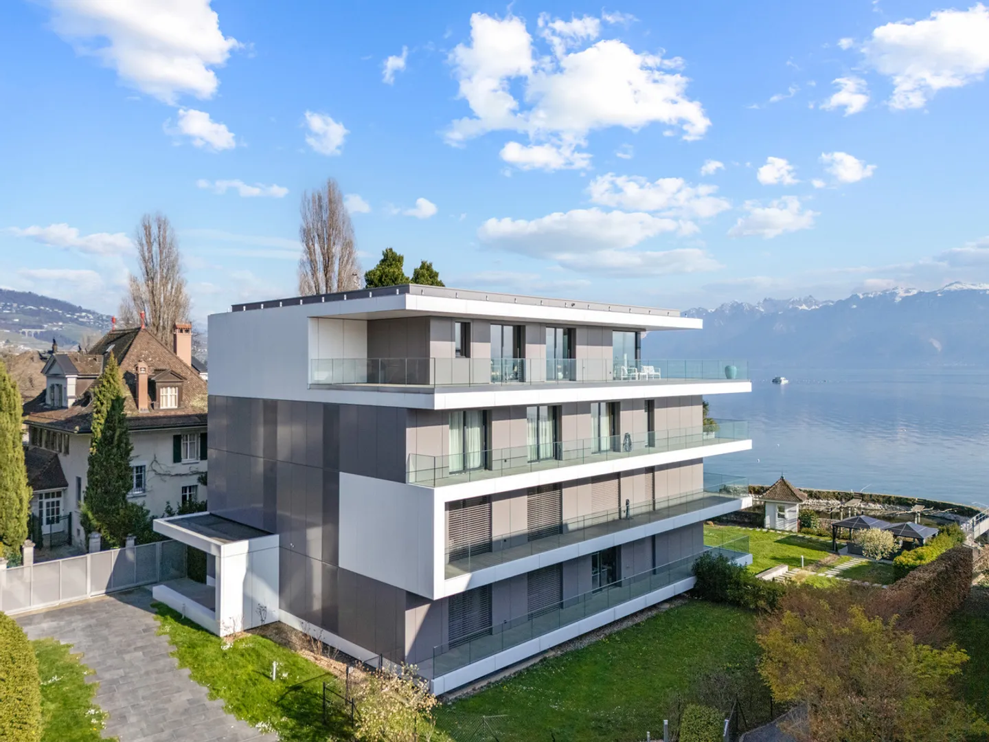 Luxurious apartment in Pully - Photo 2 of 12