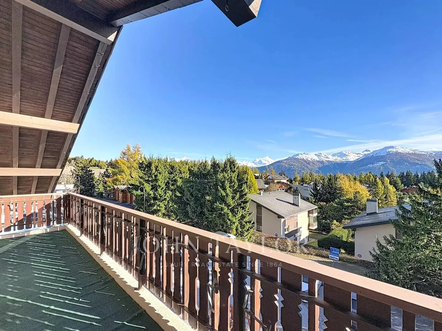 Chalet con vista e grande potenziale - Crans-Montana - Foto 12 di 13