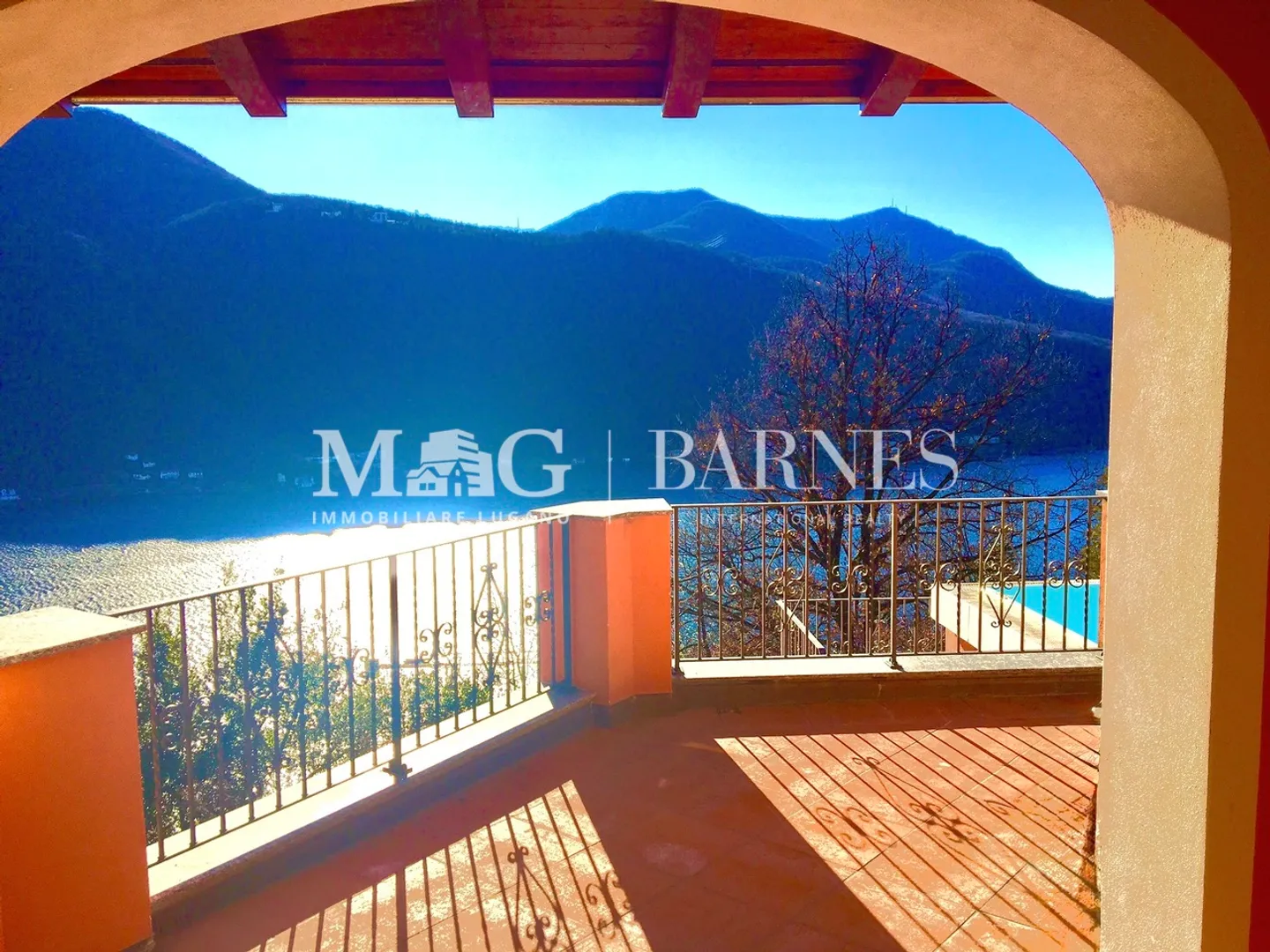 Villa Élégante avec Vue sur le Lac - Photo 6 sur 8