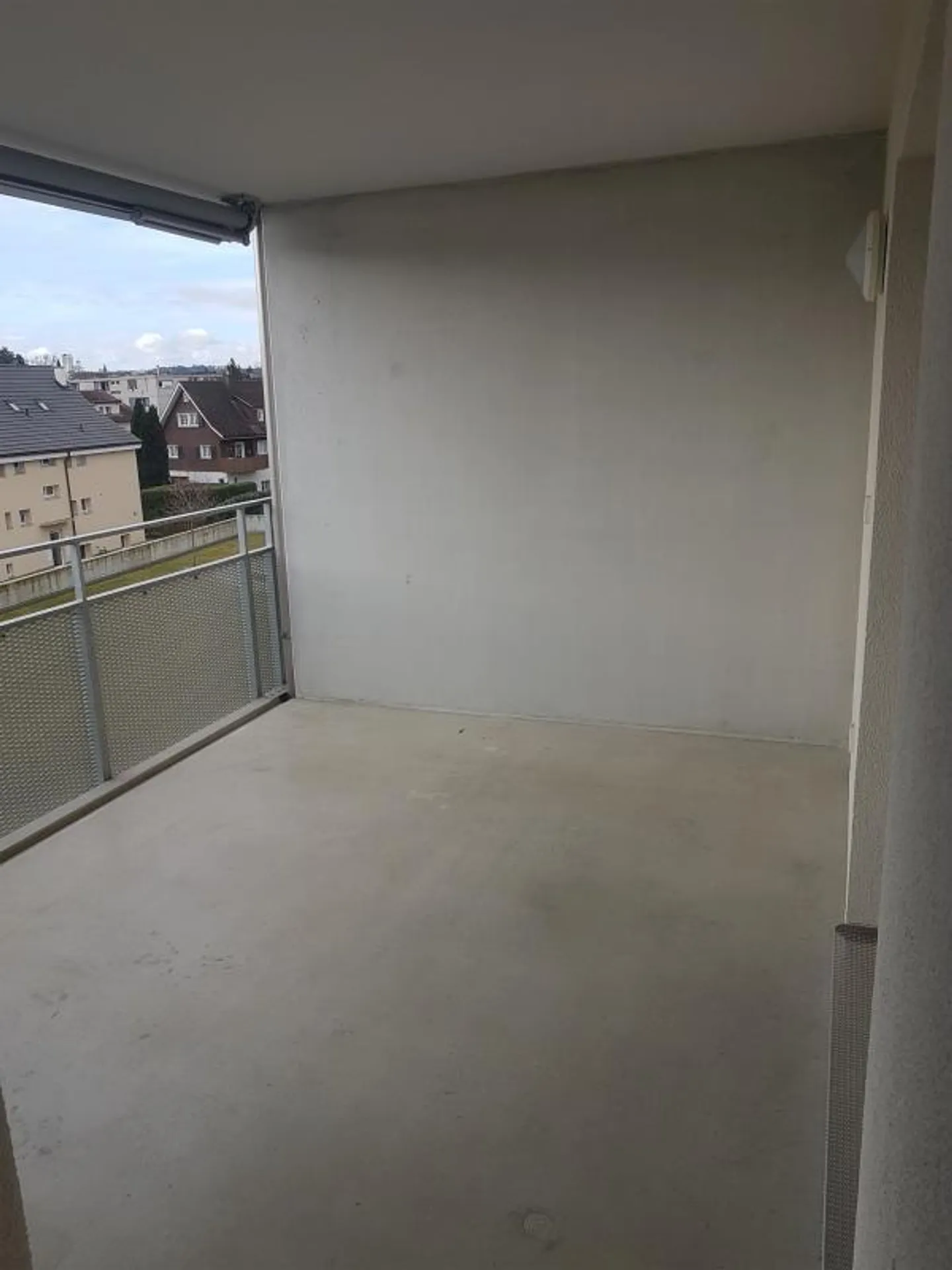 Grosszügige Wohnung mit Balkon - Foto 2 von 9