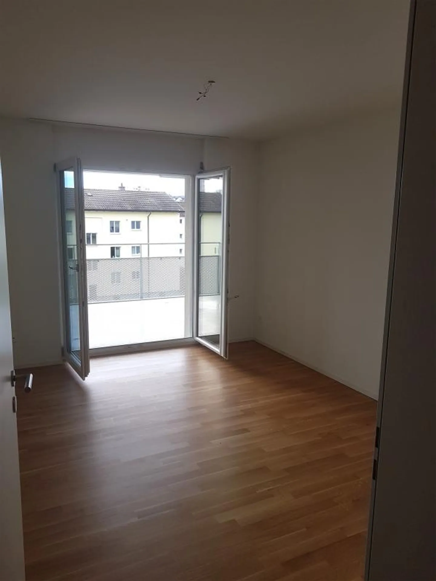 Grosszügige Wohnung mit Balkon - Foto 3 von 9