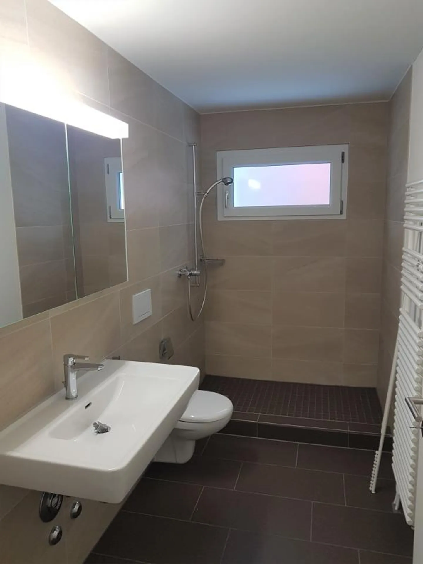 Grosszügige Wohnung mit Balkon - Foto 7 von 9